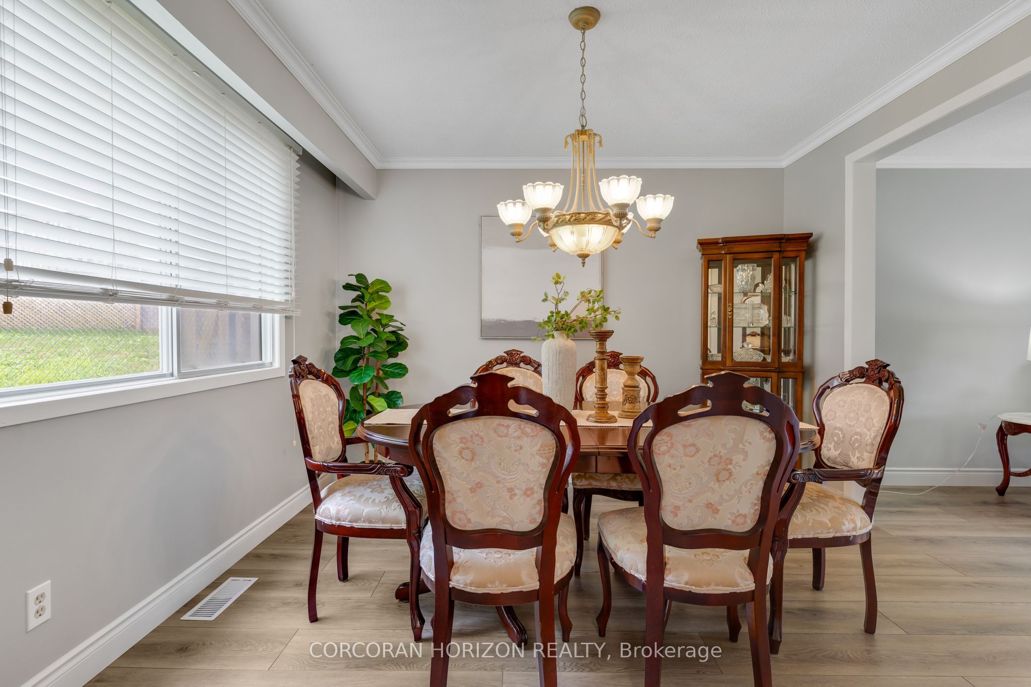 8 Blue Spruce Court Property Photo 10