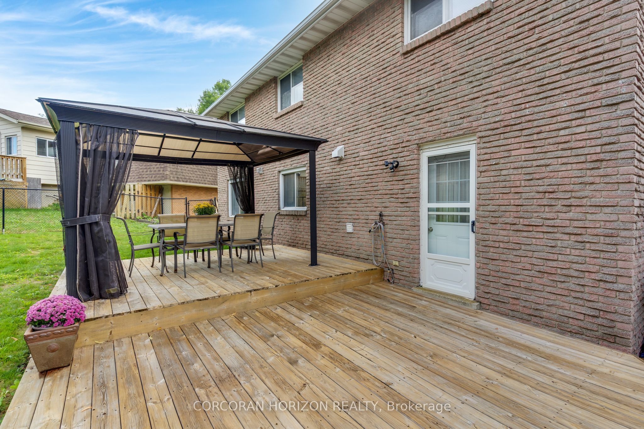 8 Blue Spruce Court Property Photo 34