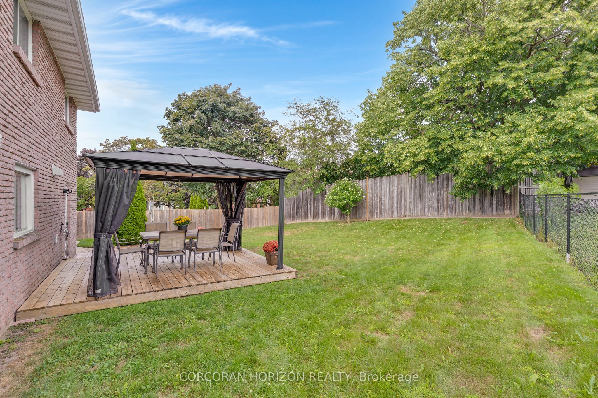 8 Blue Spruce Court Property Photo 40