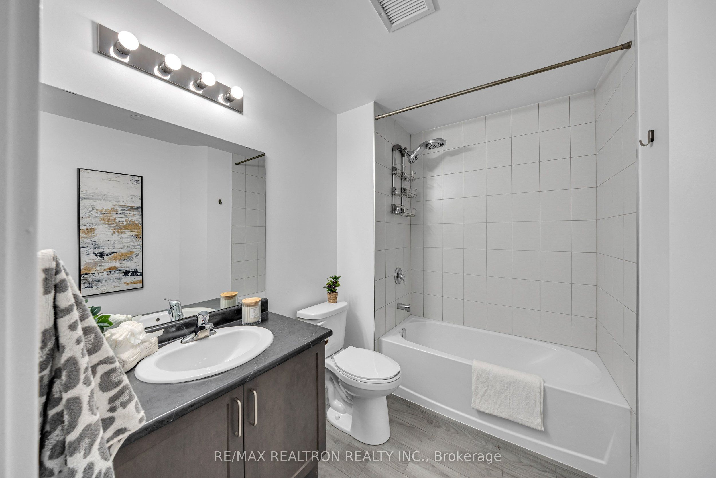 5055 Greenlane Road 140 Property Photo 12