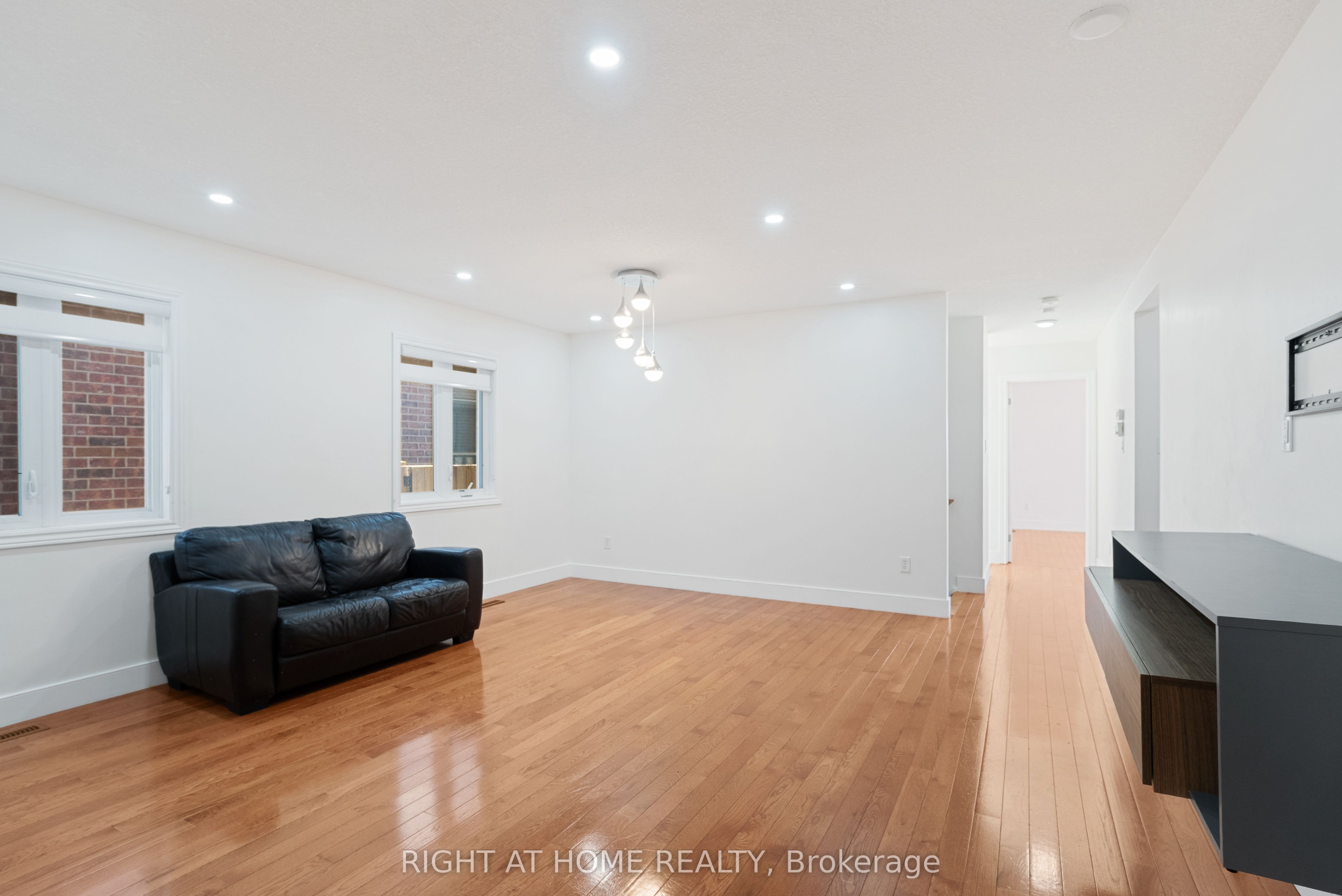 1205 North Wenige Drive Property Photo 4