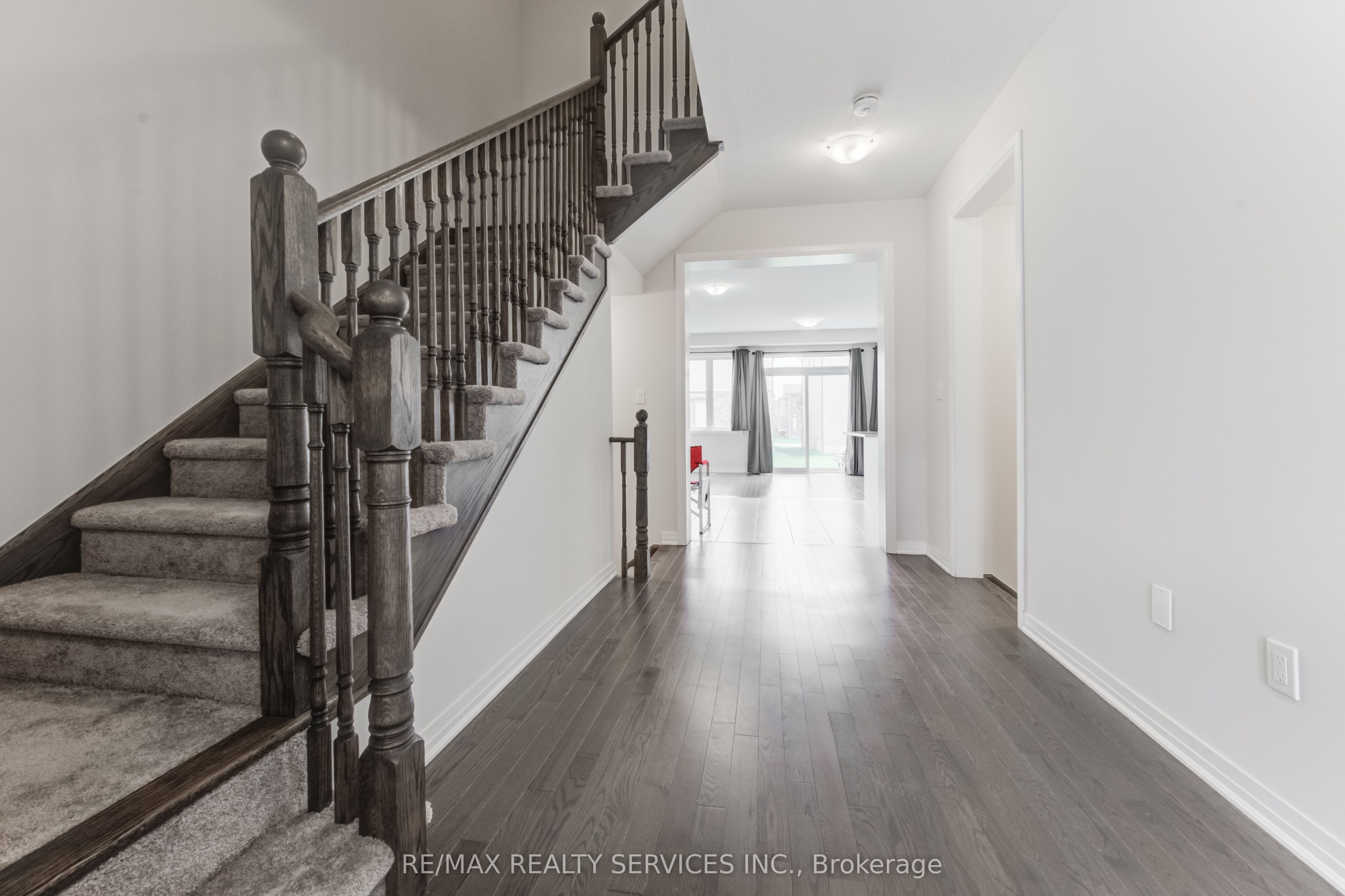 73 Prince Phillip Boulevard Property Photo 6