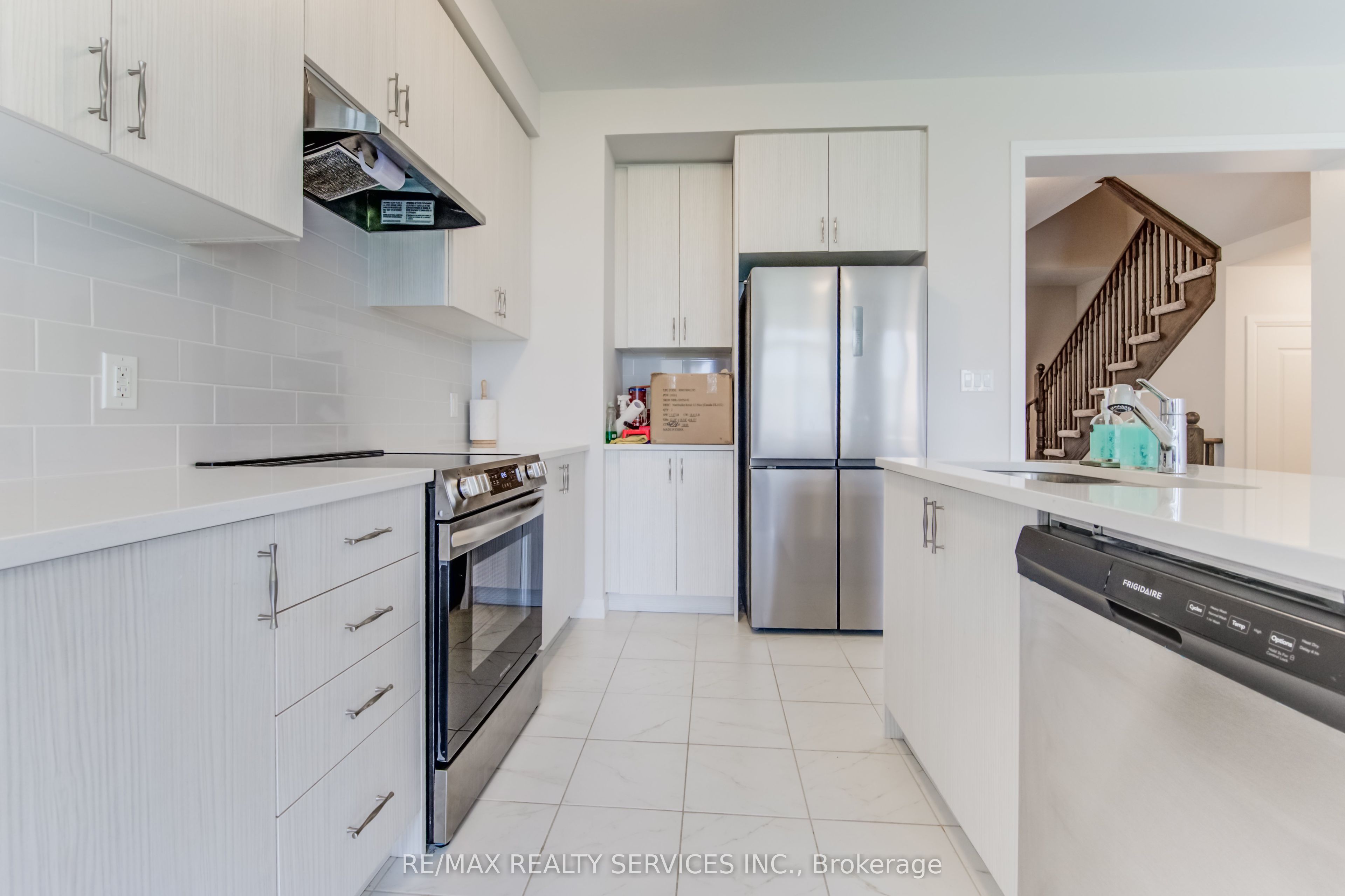 73 Prince Phillip Boulevard Property Photo 8