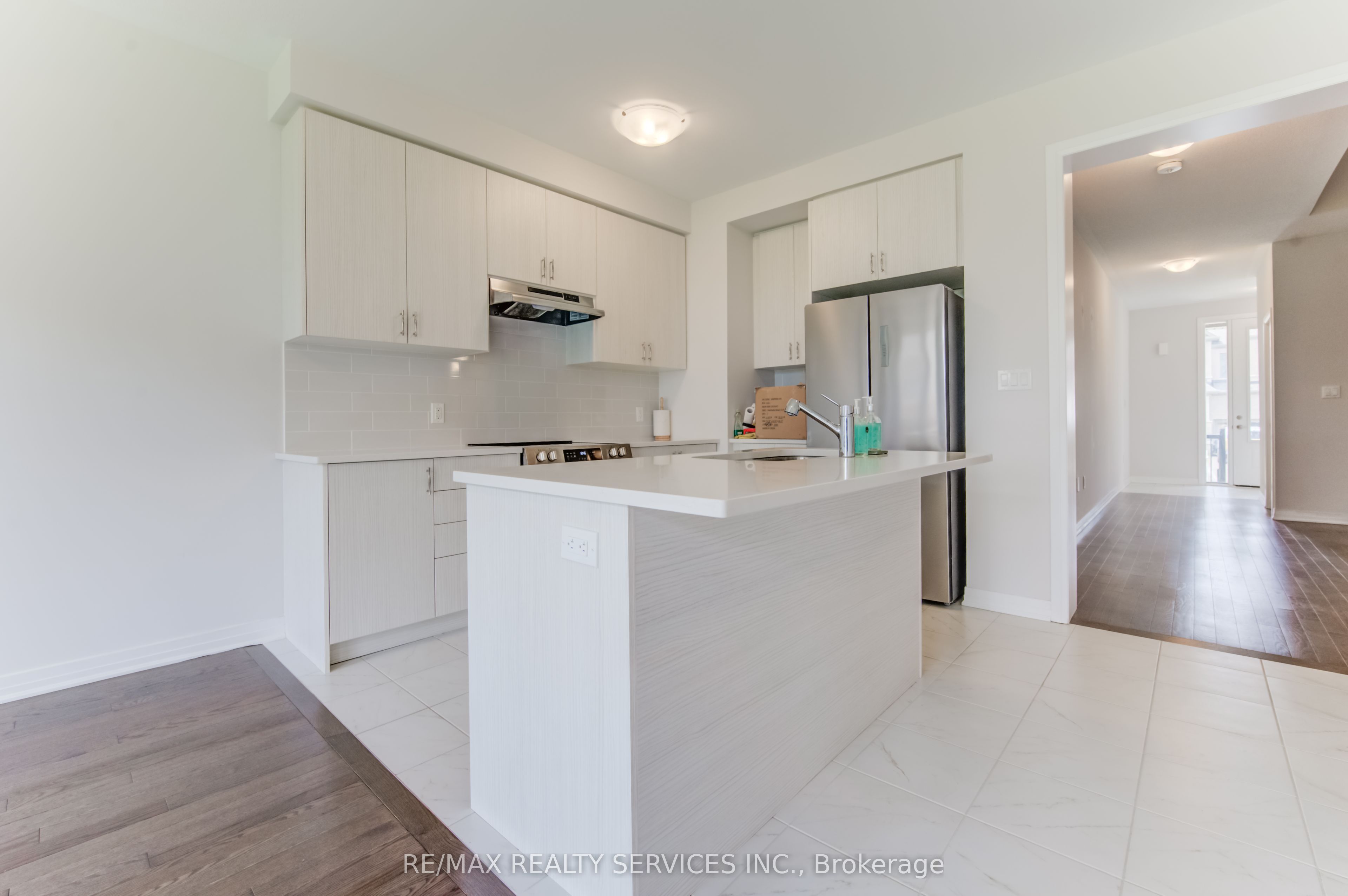 73 Prince Phillip Boulevard Property Photo 12