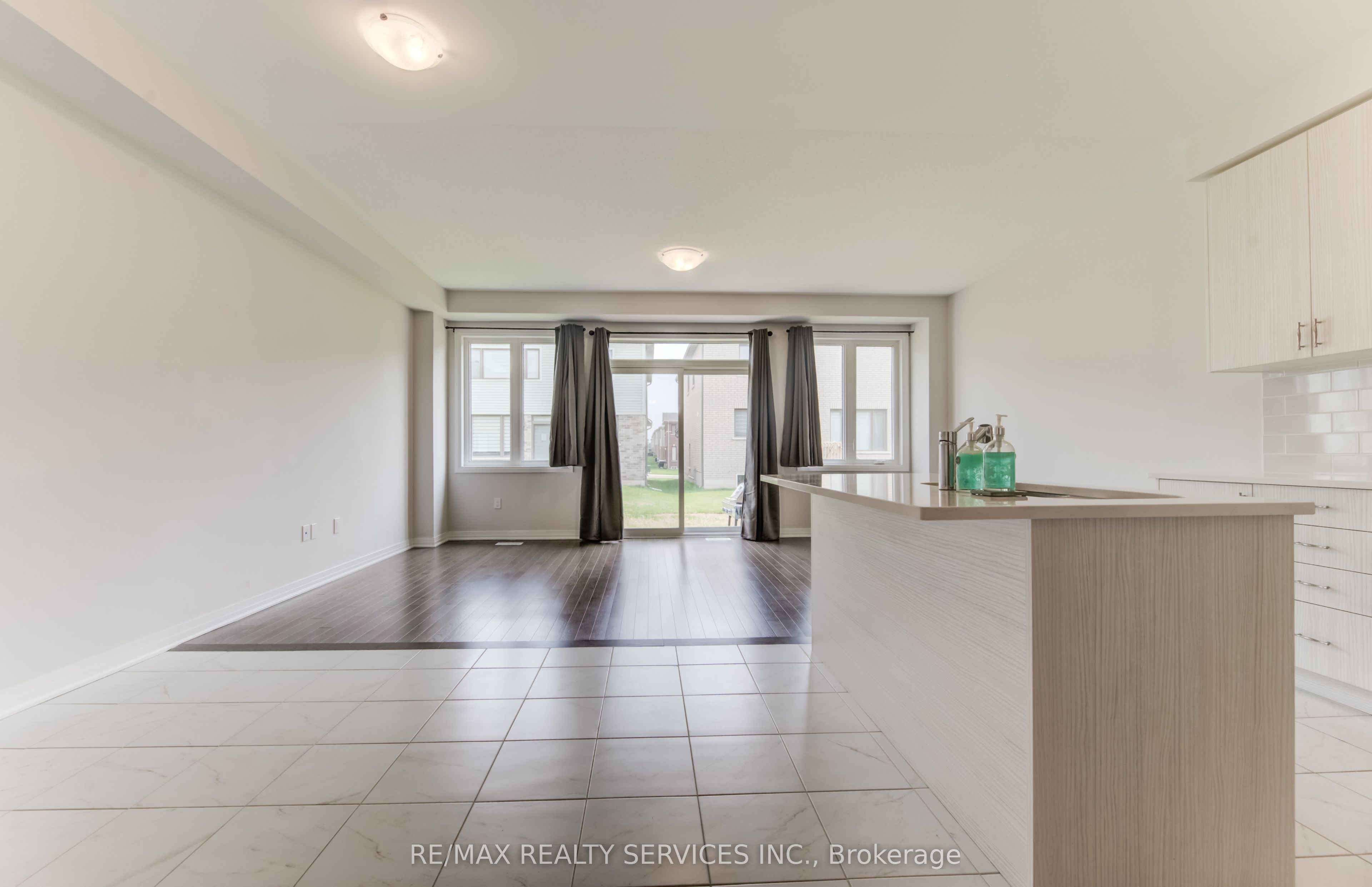 73 Prince Phillip Boulevard Property Photo 13