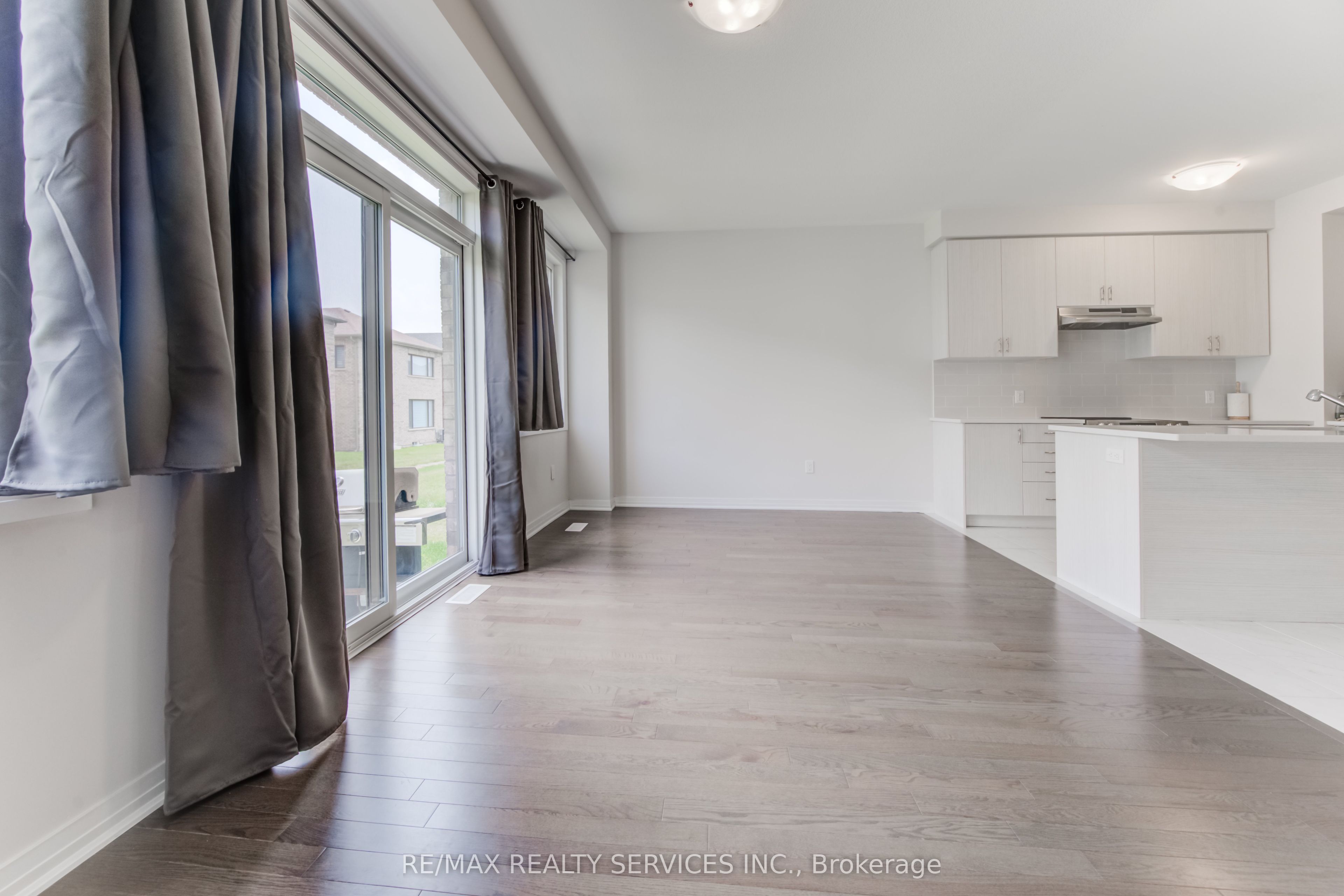 73 Prince Phillip Boulevard Property Photo 16