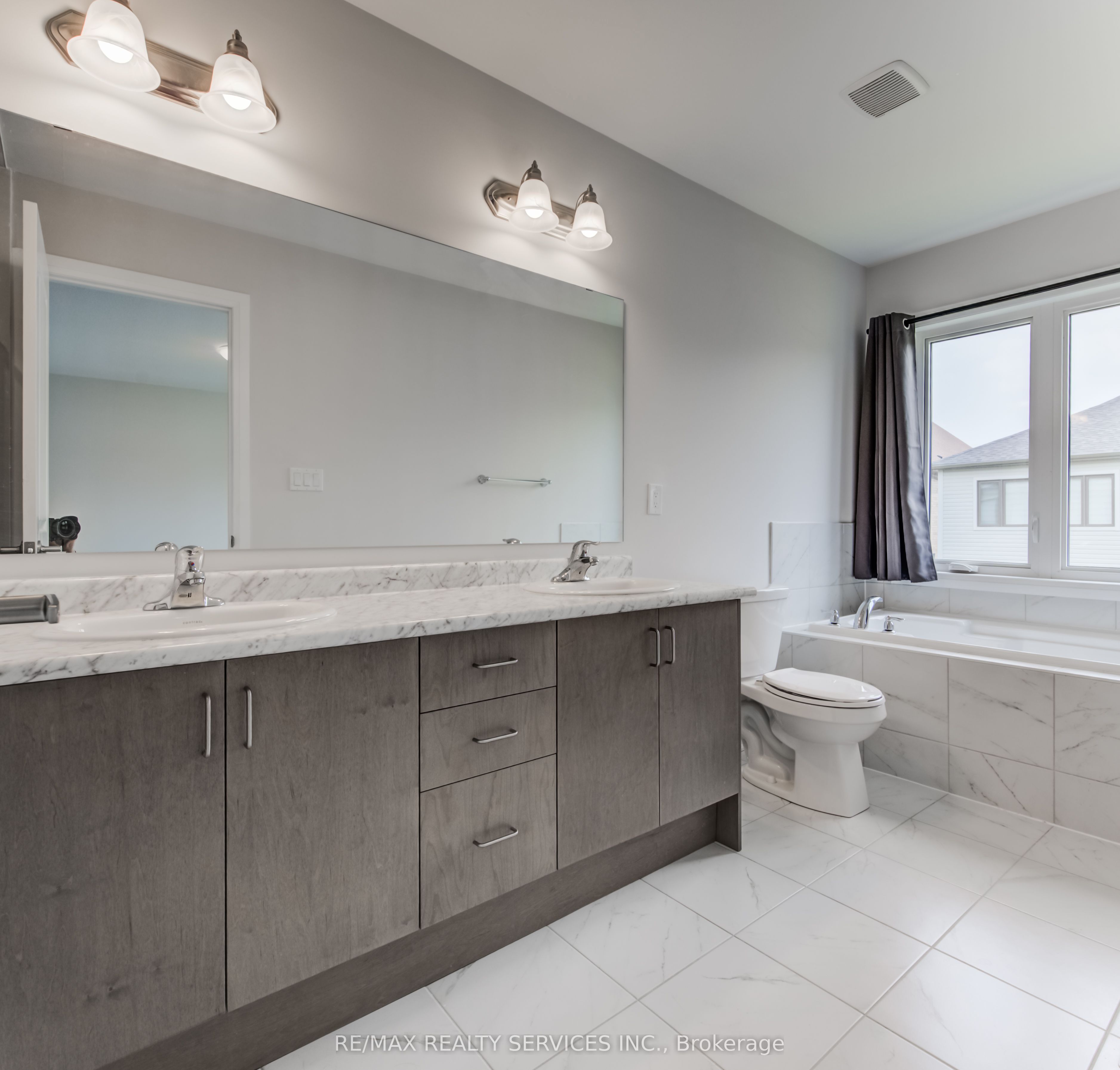73 Prince Phillip Boulevard Property Photo 25