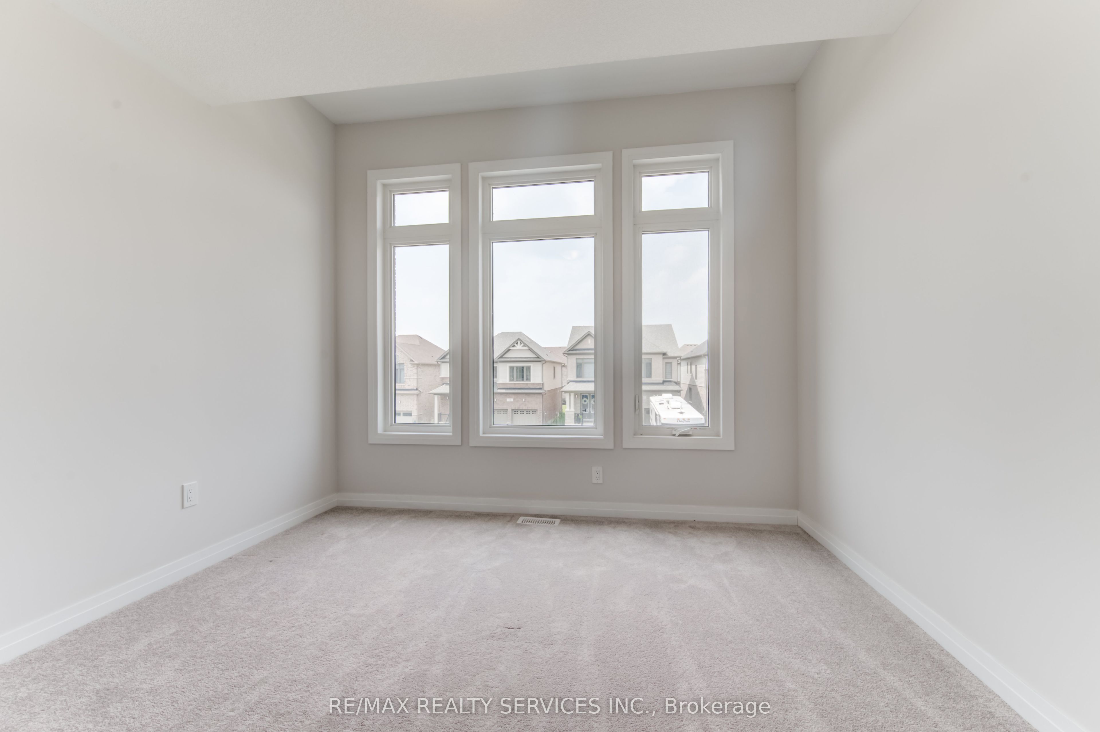 73 Prince Phillip Boulevard Property Photo 33