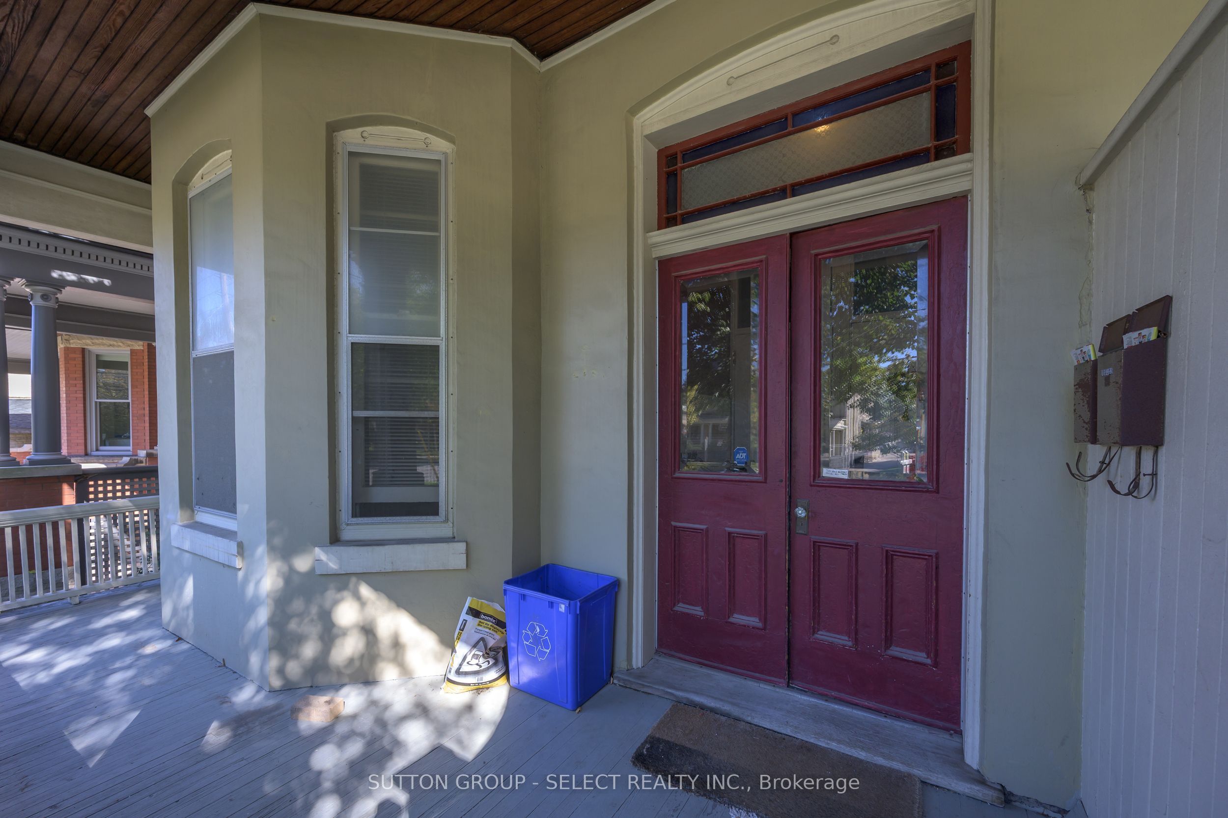 614-616 Wellington Street Property Photo 4
