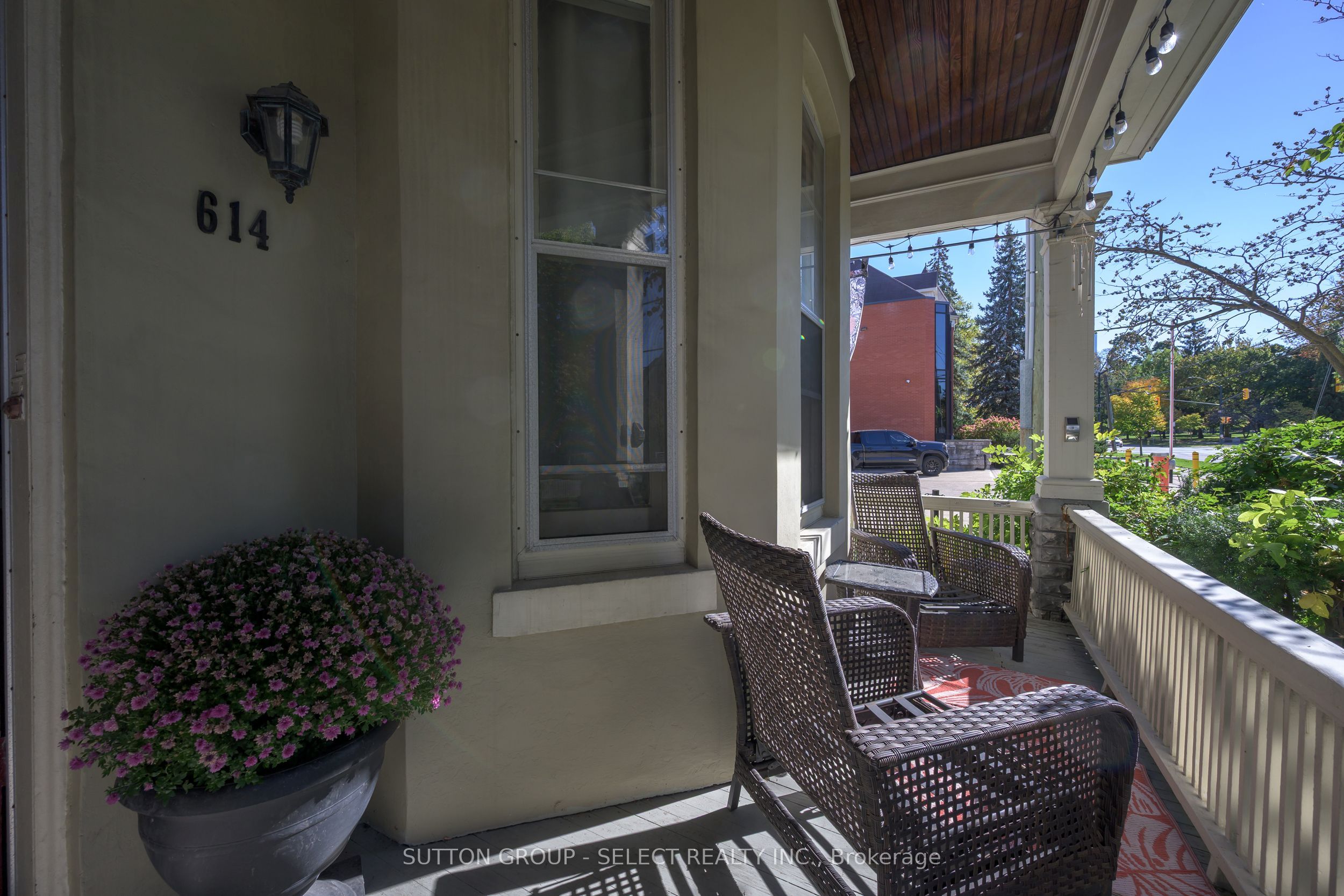 614-616 Wellington Street Property Photo 5
