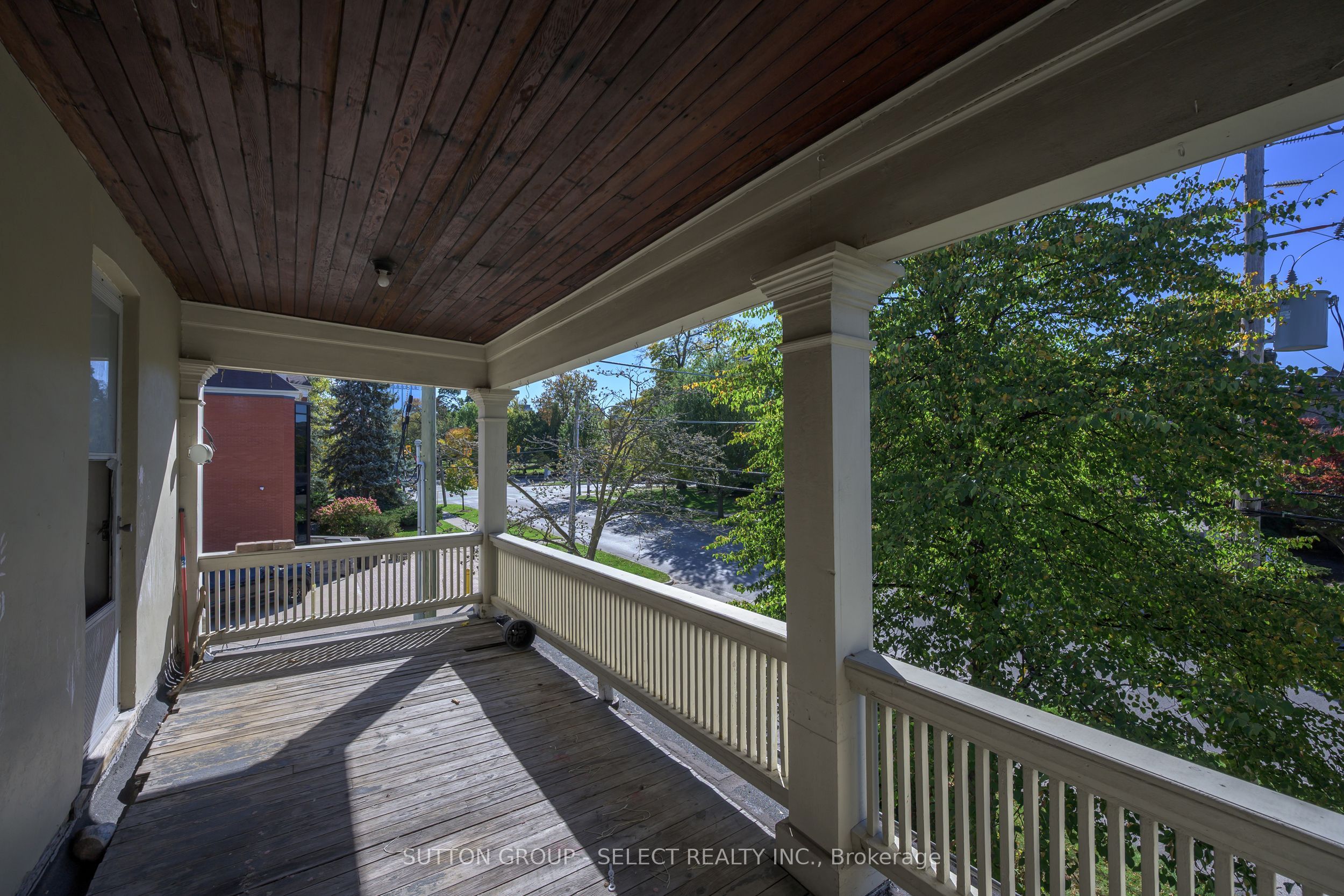 614-616 Wellington Street Property Photo 7
