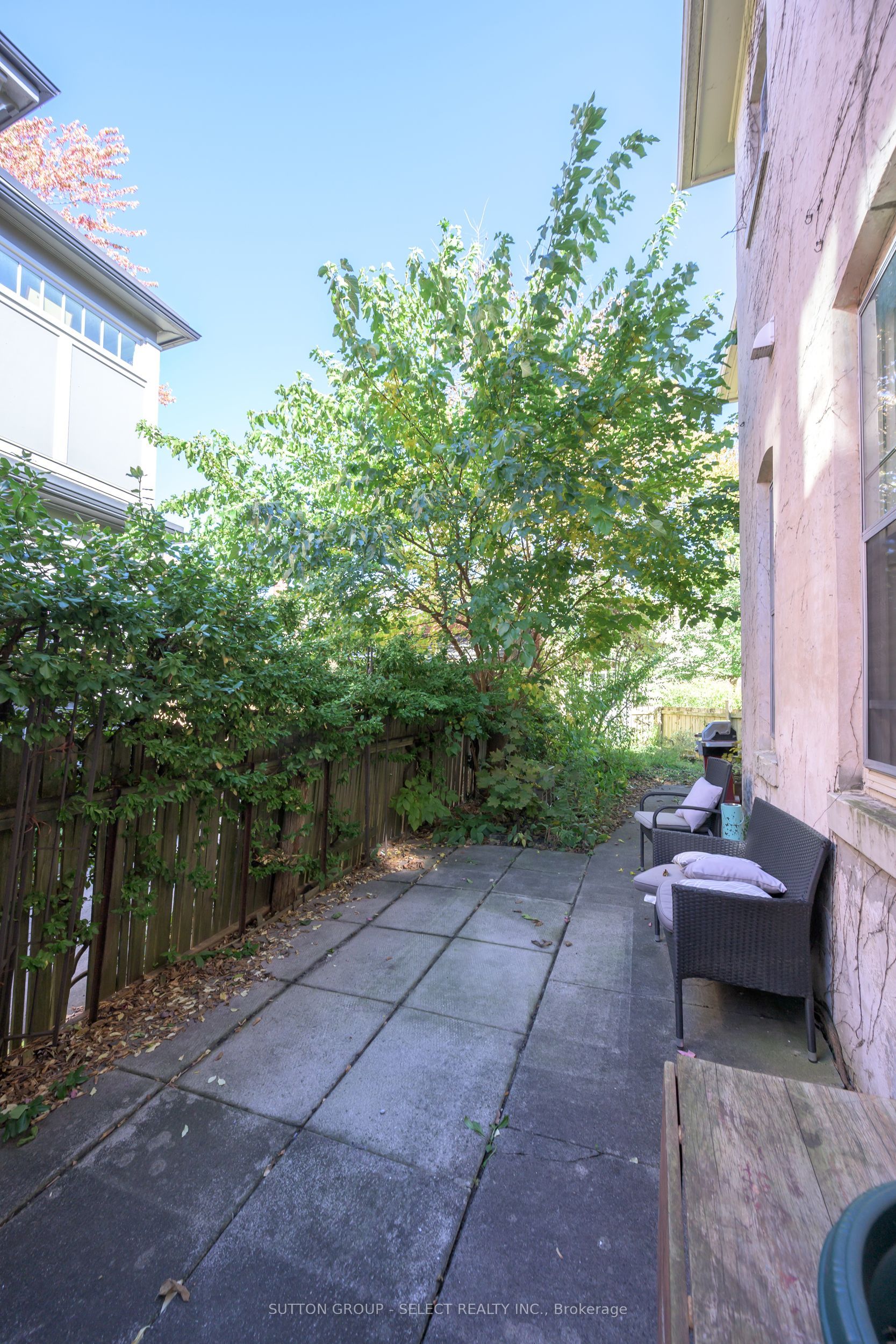 614-616 Wellington Street Property Photo 12