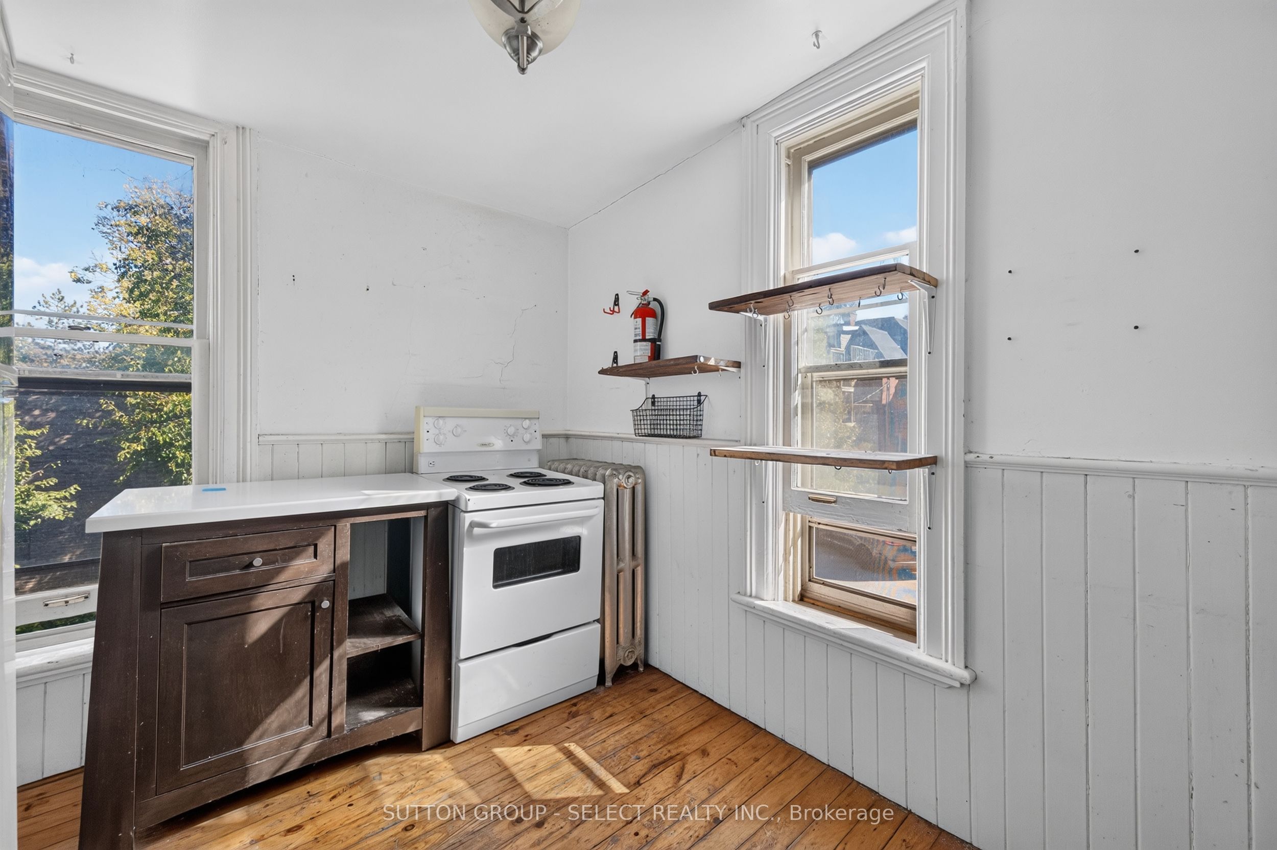 614-616 Wellington Street Property Photo 24