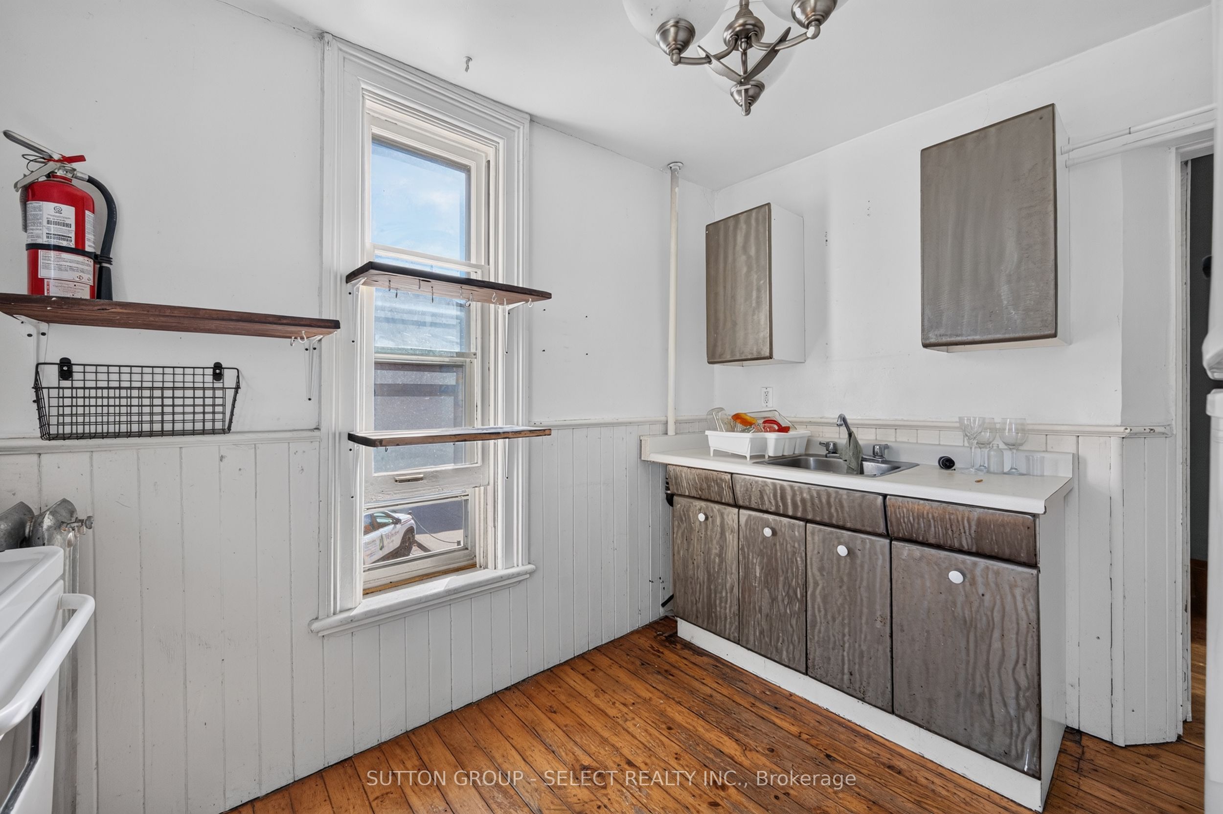 614-616 Wellington Street Property Photo 25
