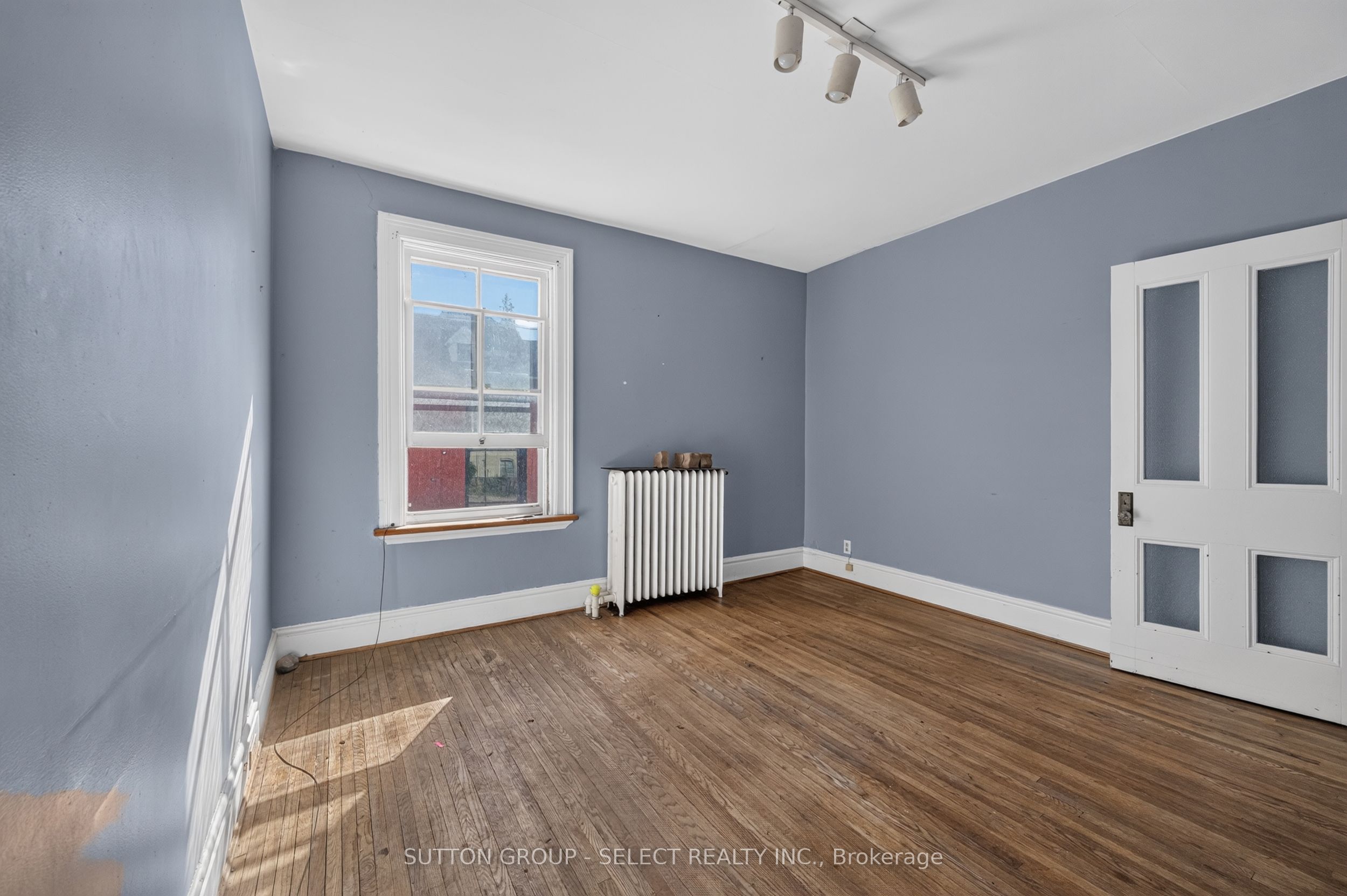 614-616 Wellington Street Property Photo 26