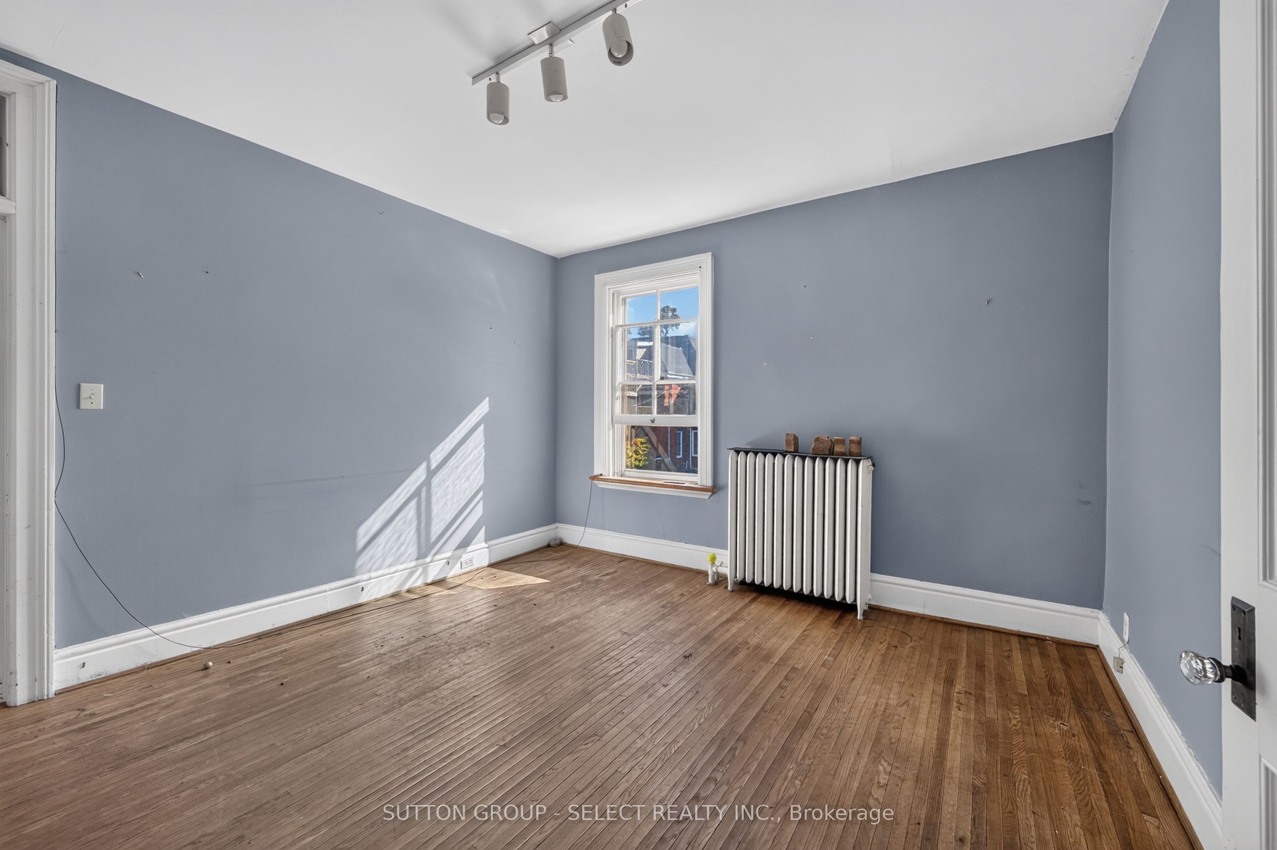 614-616 Wellington Street Property Photo 27