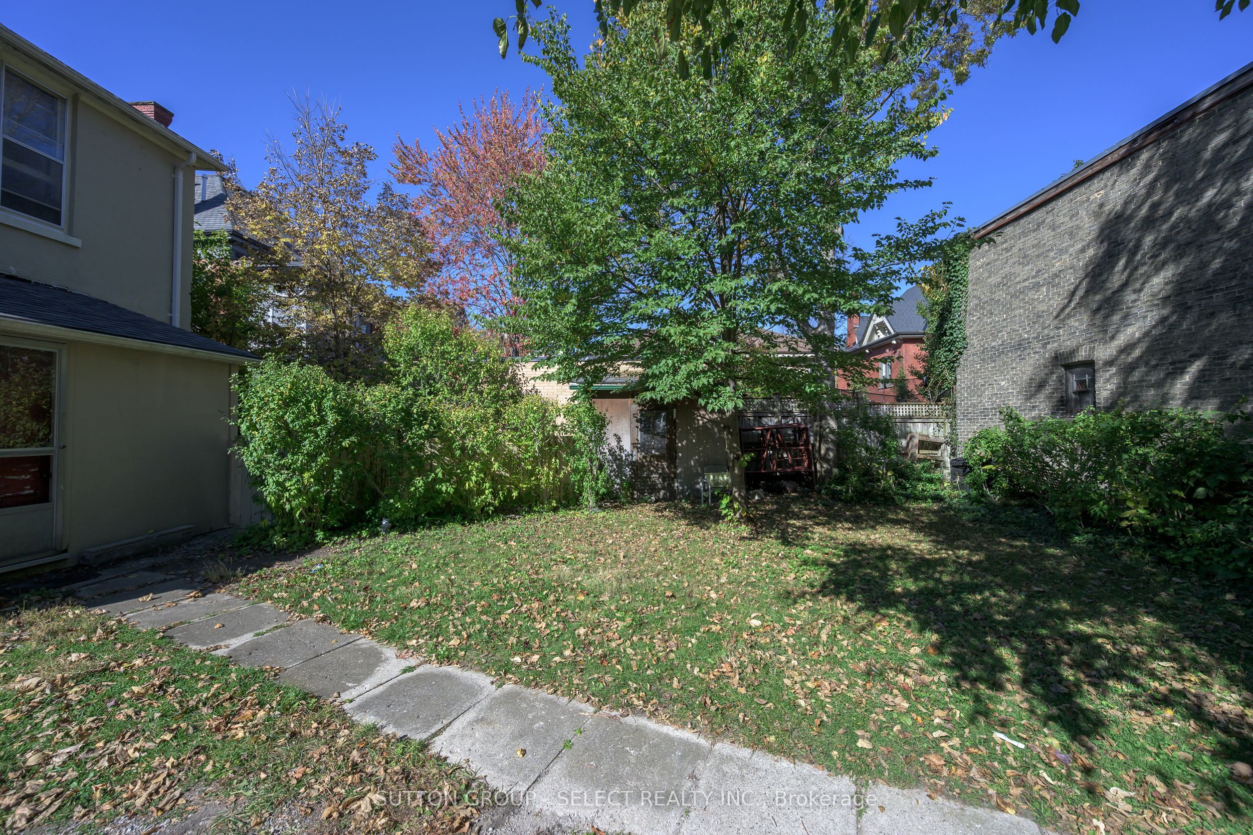 614-616 Wellington Street Property Photo 34