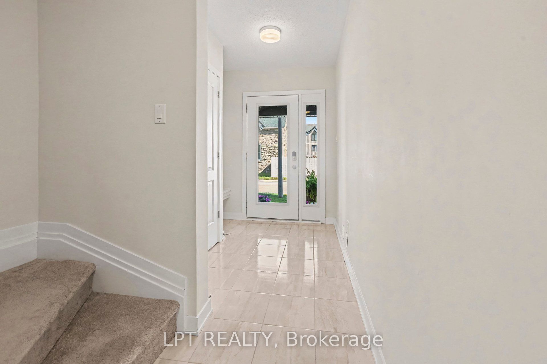 812 Kinstead Private Property Photo 4