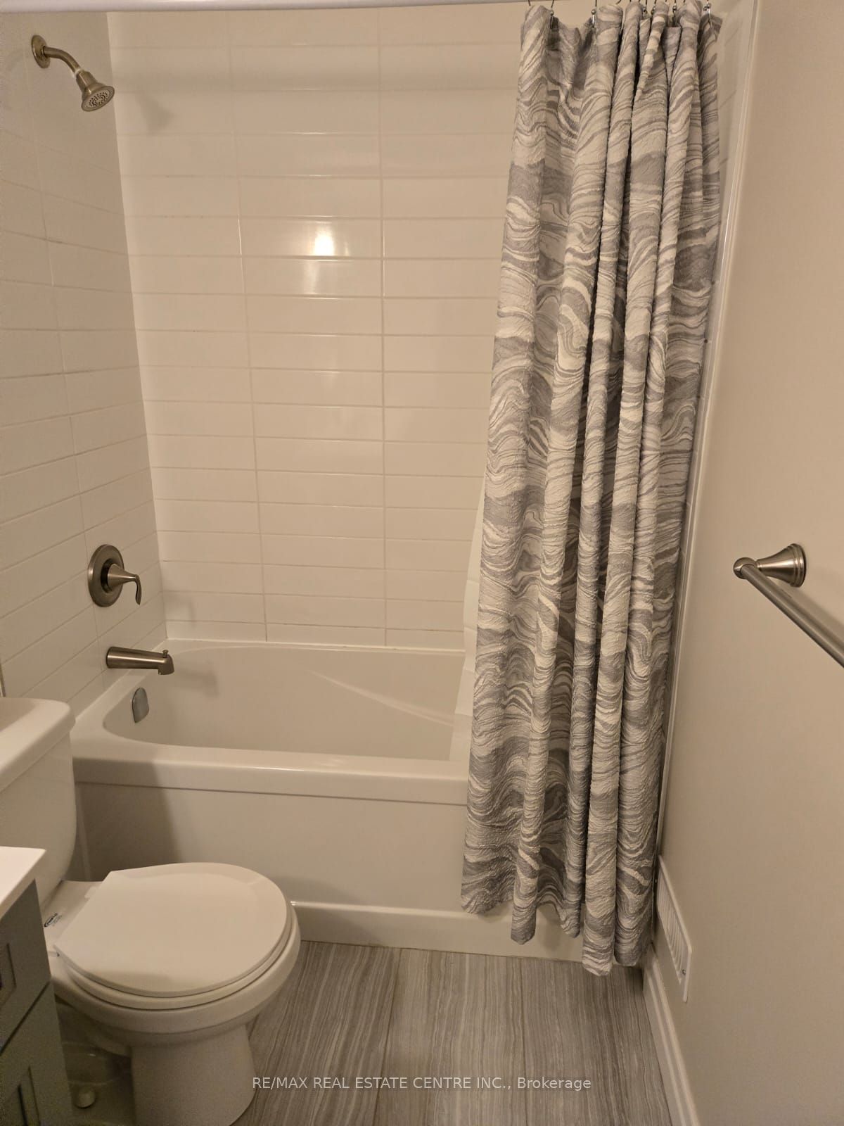 160 Beck Street Lower Property Photo 7