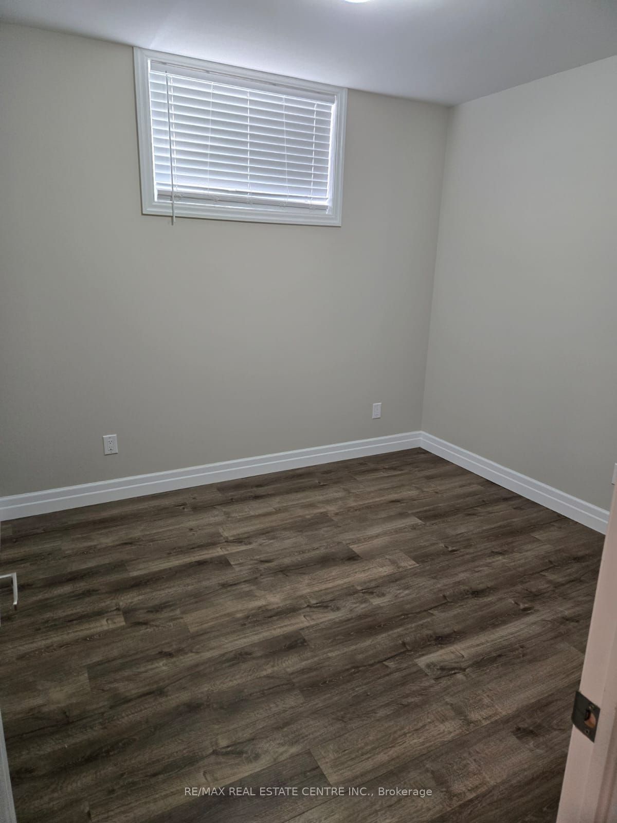 160 Beck Street Lower Property Photo 10