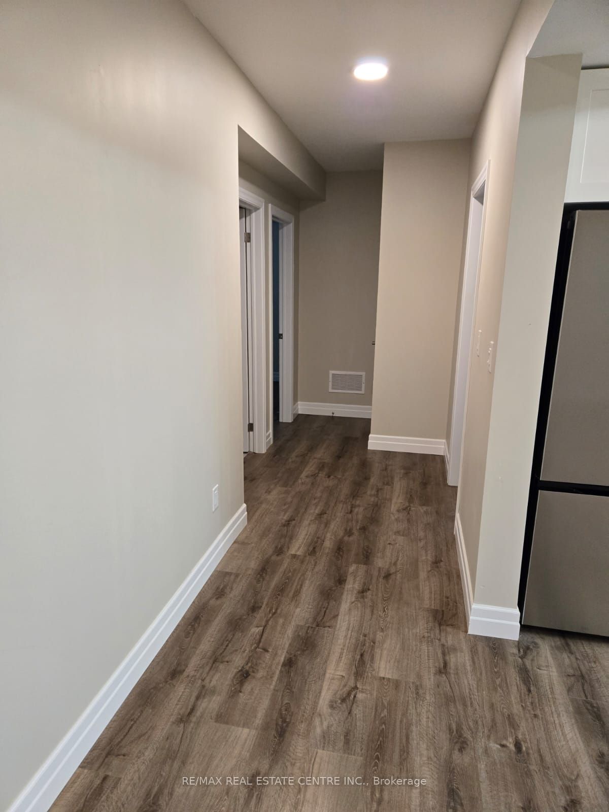 160 Beck Street Lower Property Photo 15