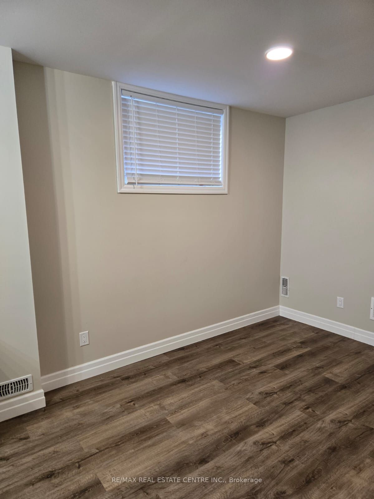 160 Beck Street Lower Property Photo 18