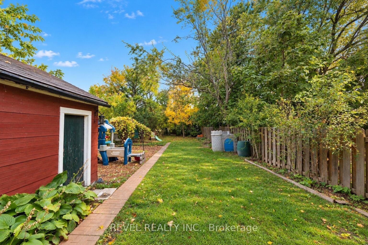12 Merigold Street Property Photo 22