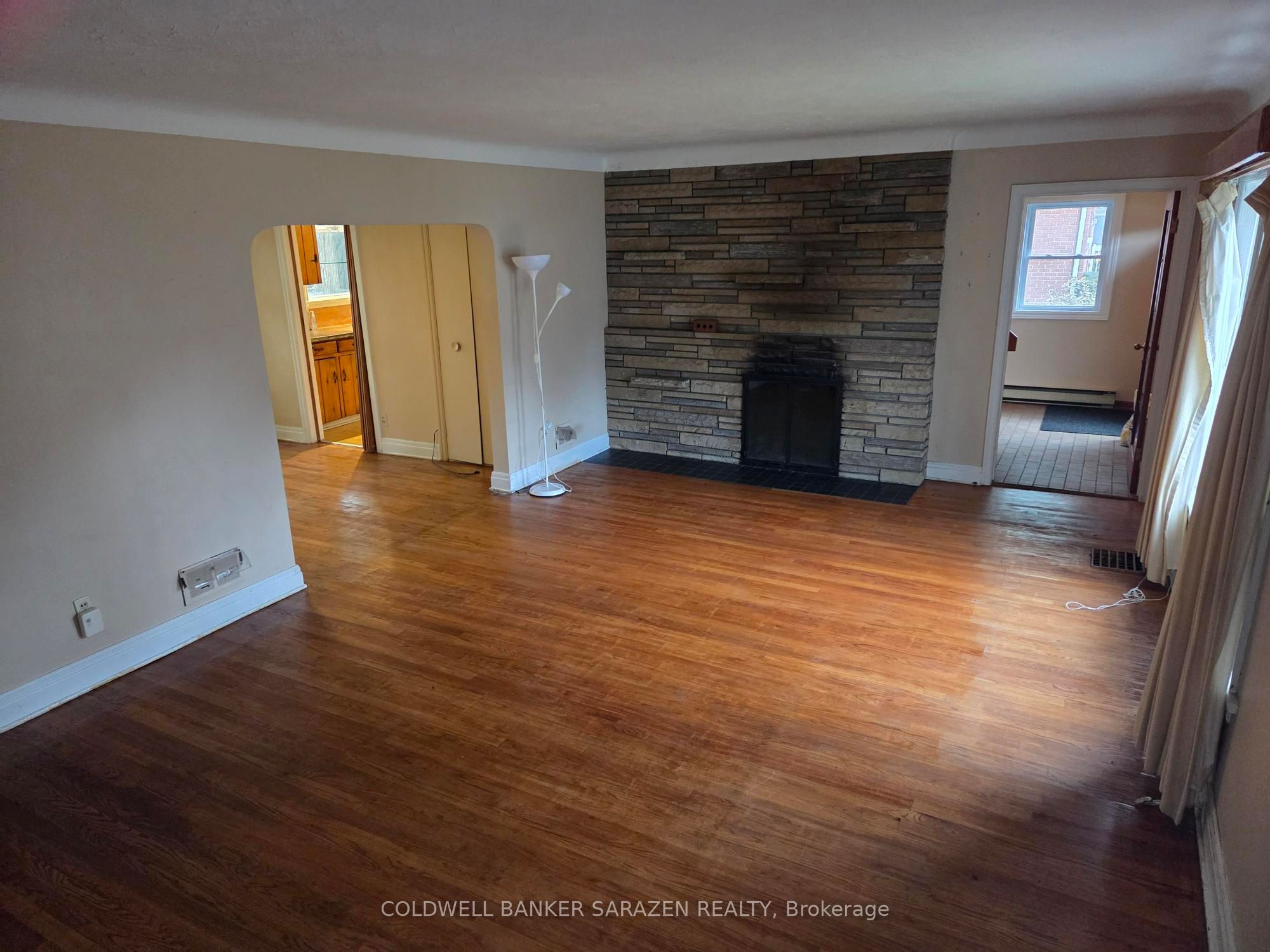 312 Cunningham Avenue E Property Photo 5
