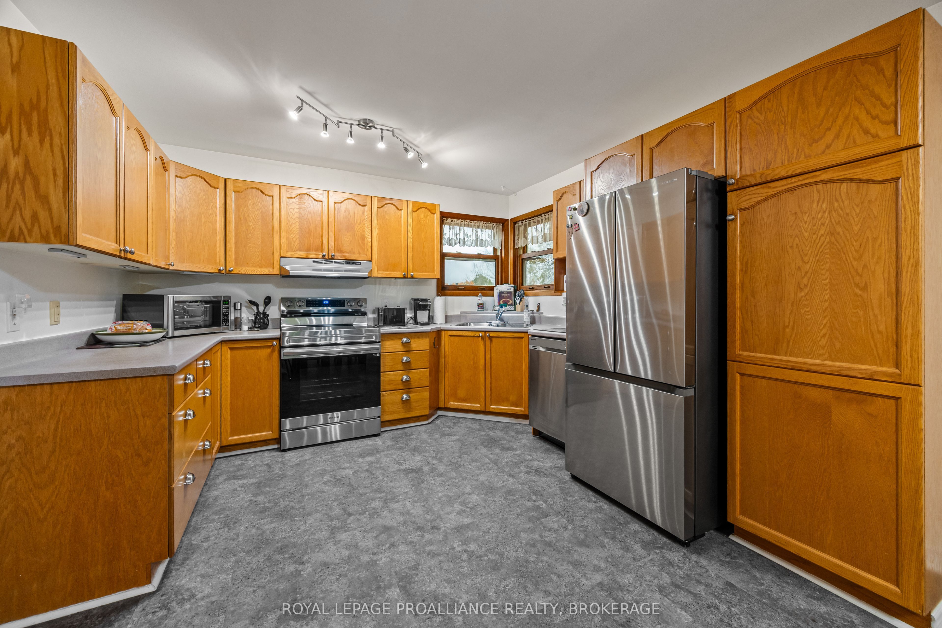 435 County Road 2 E Property Photo 15