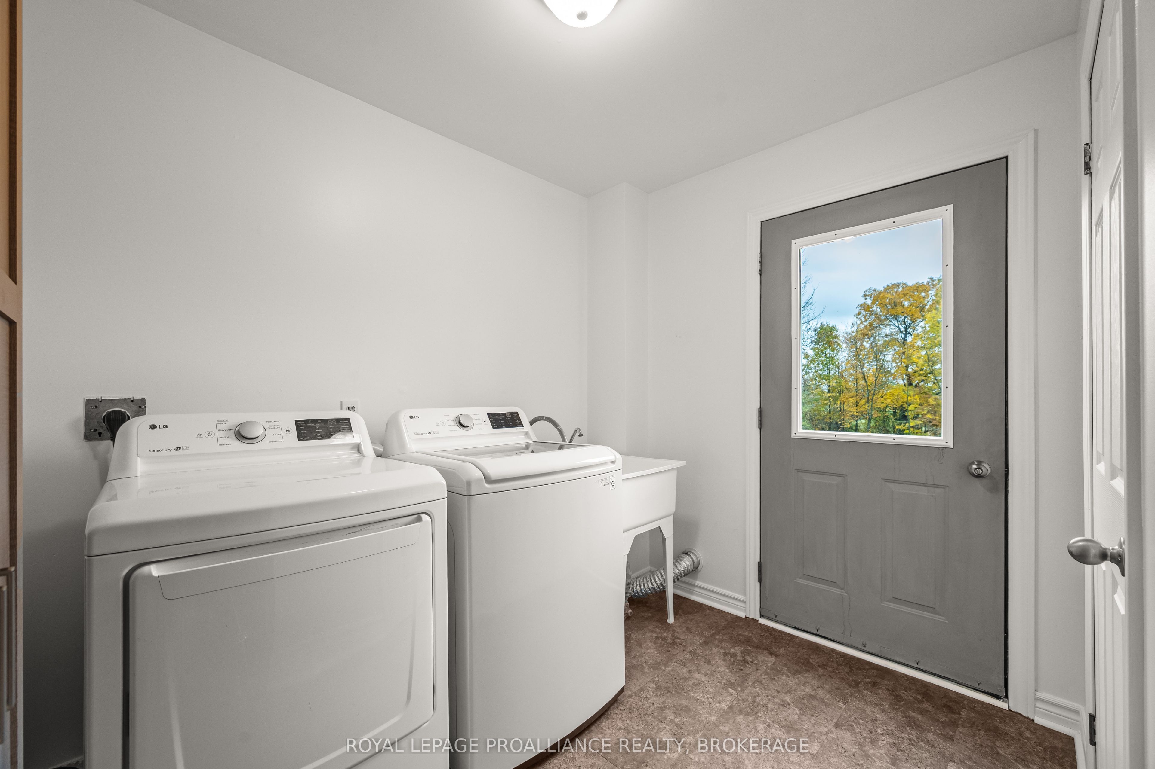 435 County Road 2 E Property Photo 18