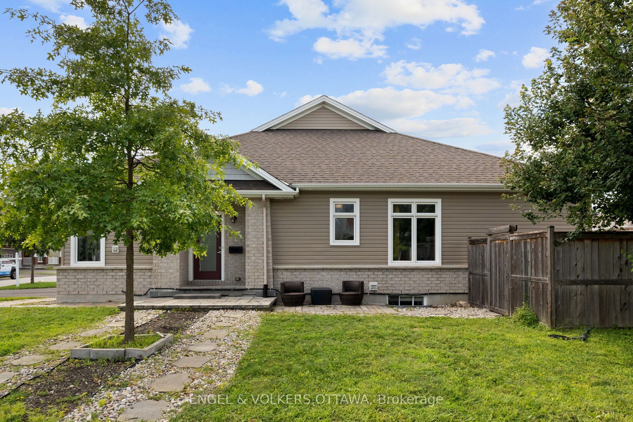 538 Silverbell Crescent Property Photo 2