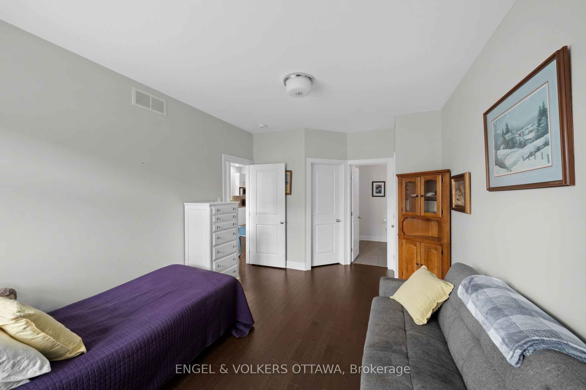 538 Silverbell Crescent Property Photo 12