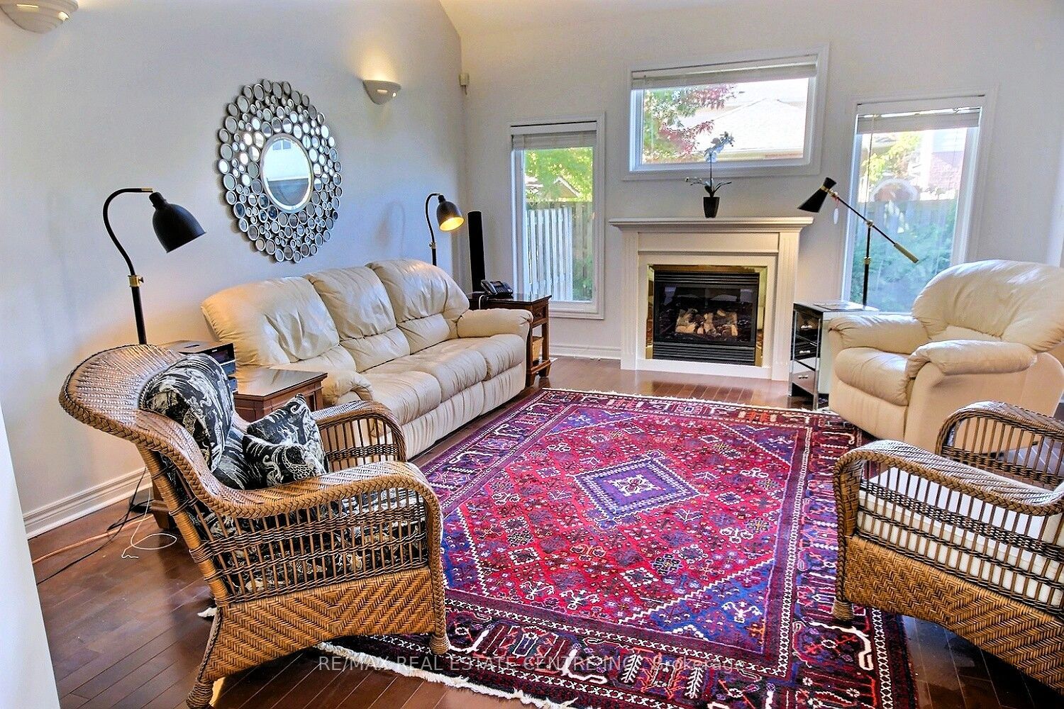 755 Willow Road Property Photo 4