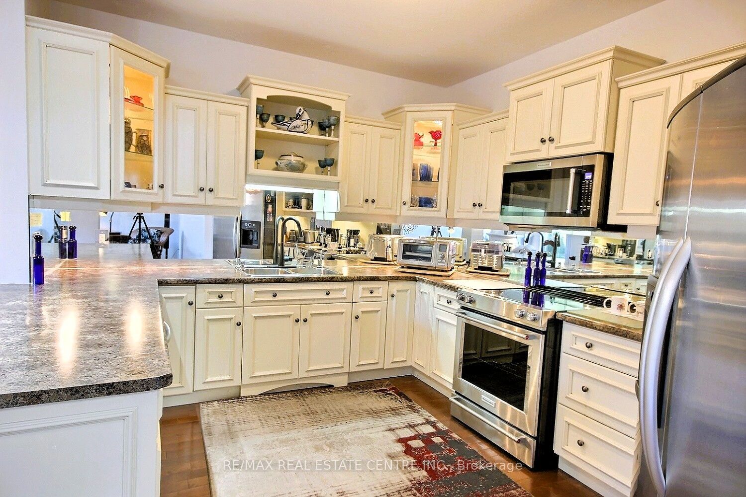 755 Willow Road Property Photo 5