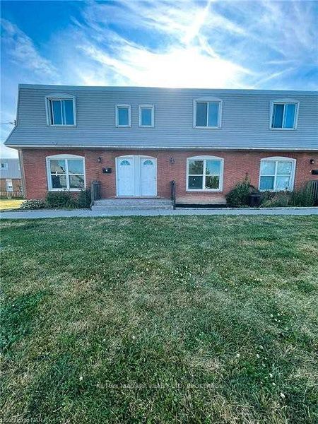 69 Hagey Avenue 2 Property Photo 1