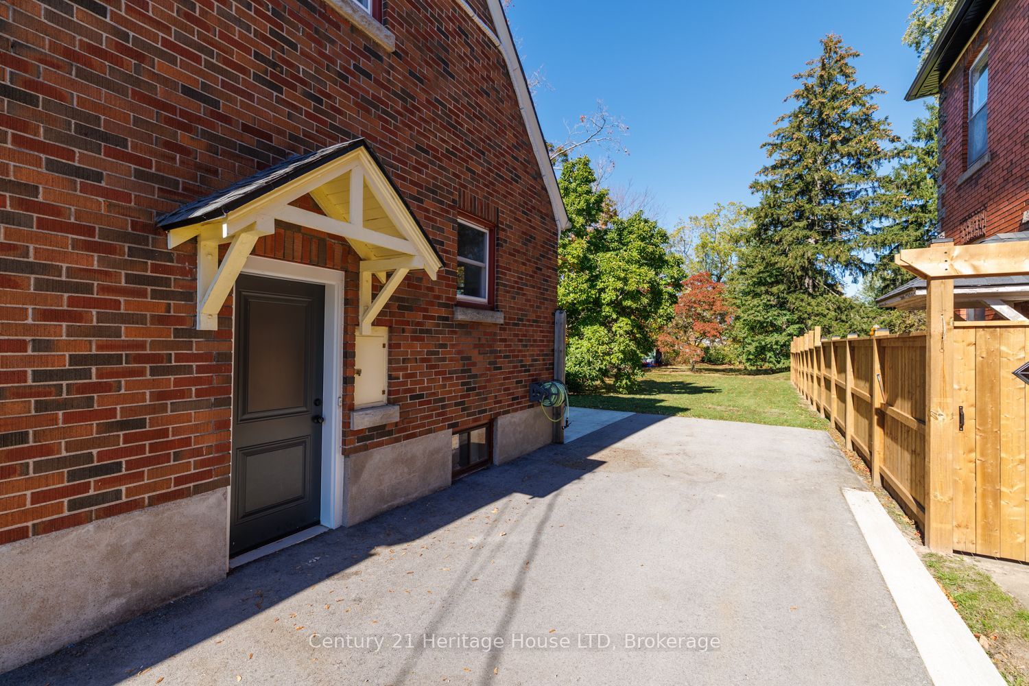 222 Phipps Street Property Photo 4