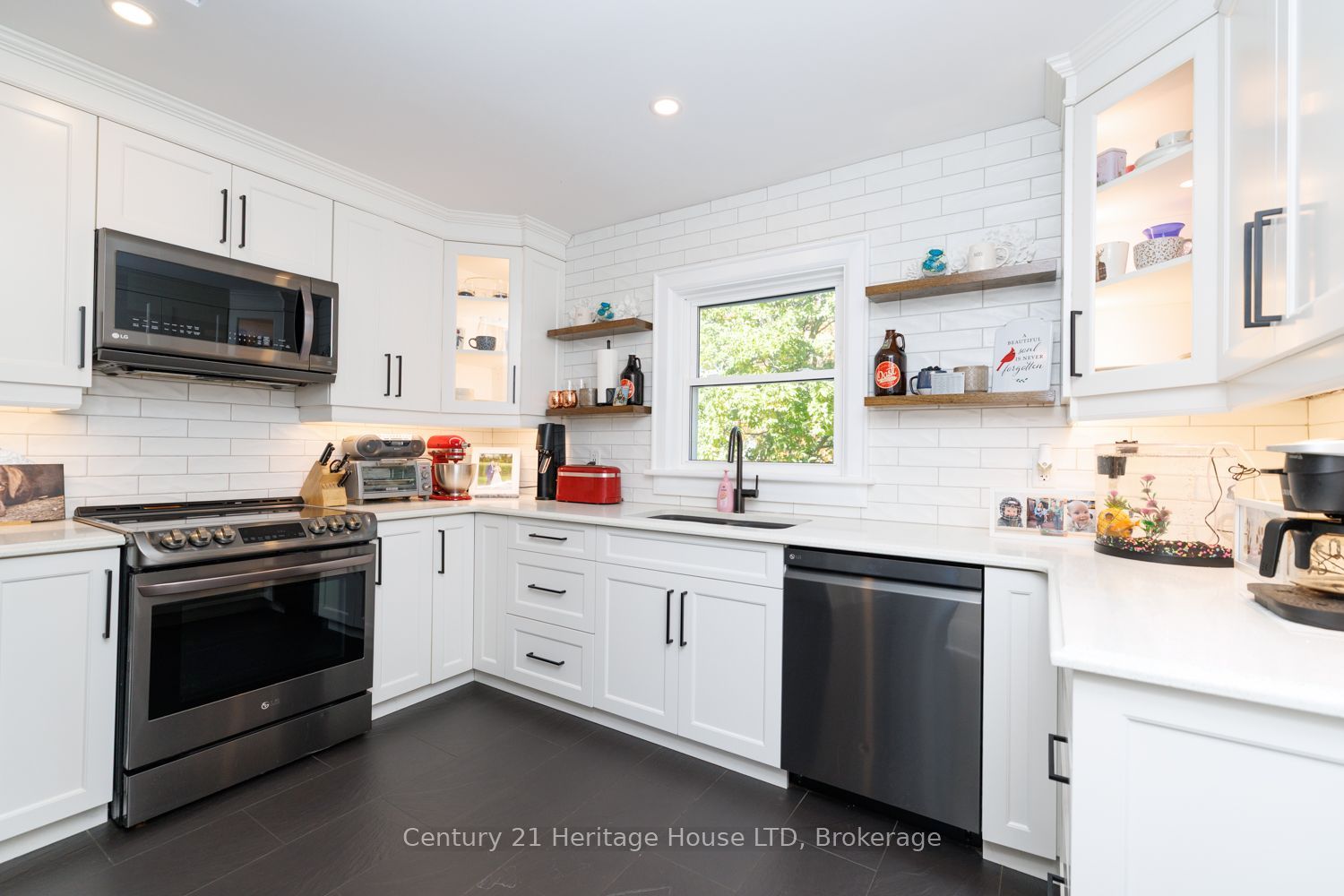 222 Phipps Street Property Photo 20