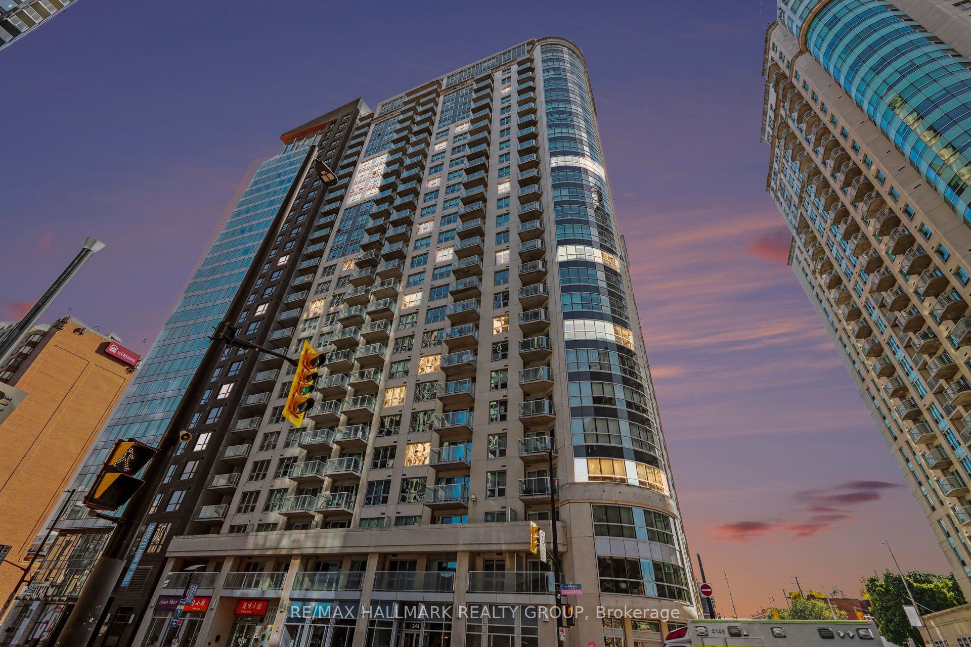 242 Rideau Street 201 Property Photo 1