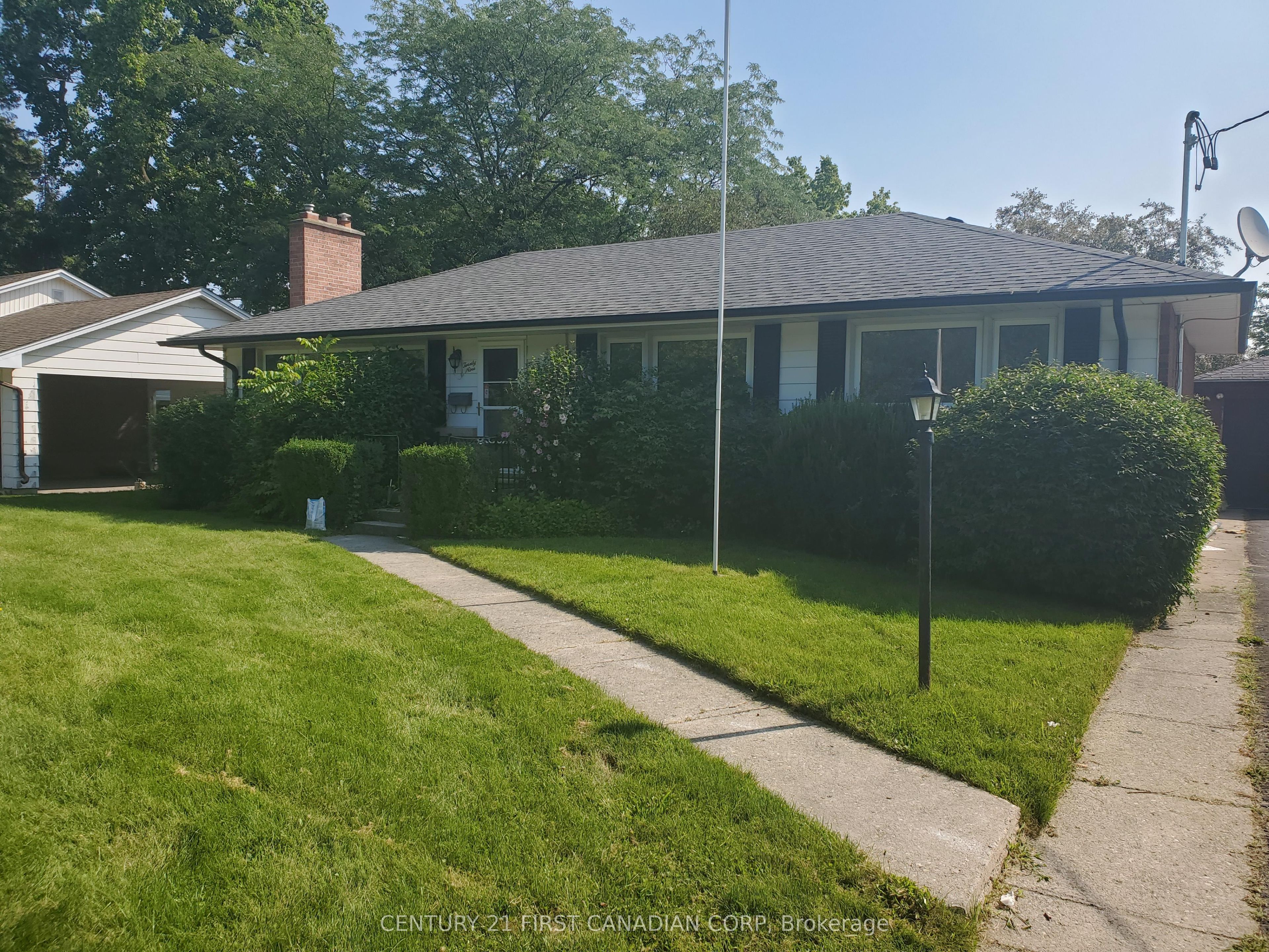 29 Ford Crescent Upper Property Photo 1