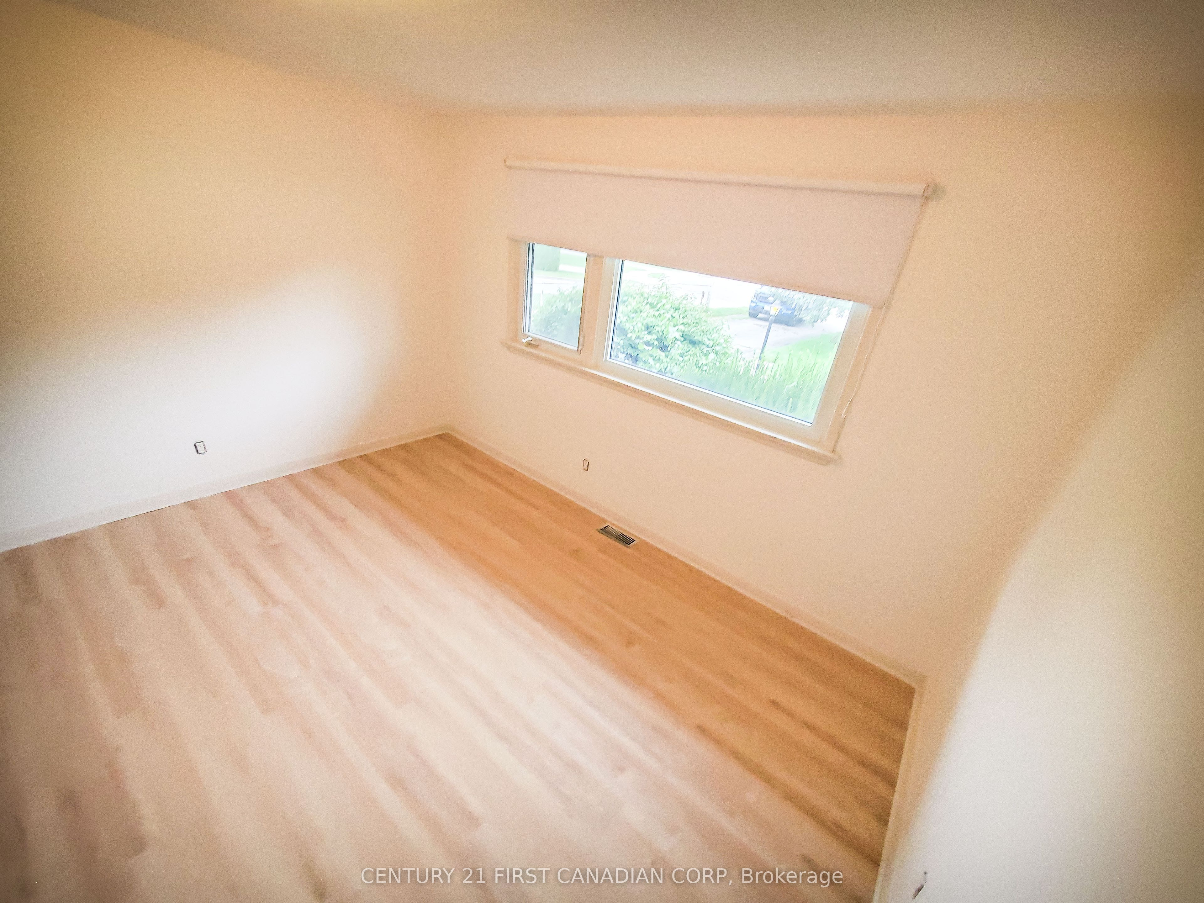 29 Ford Crescent Upper Property Photo 6