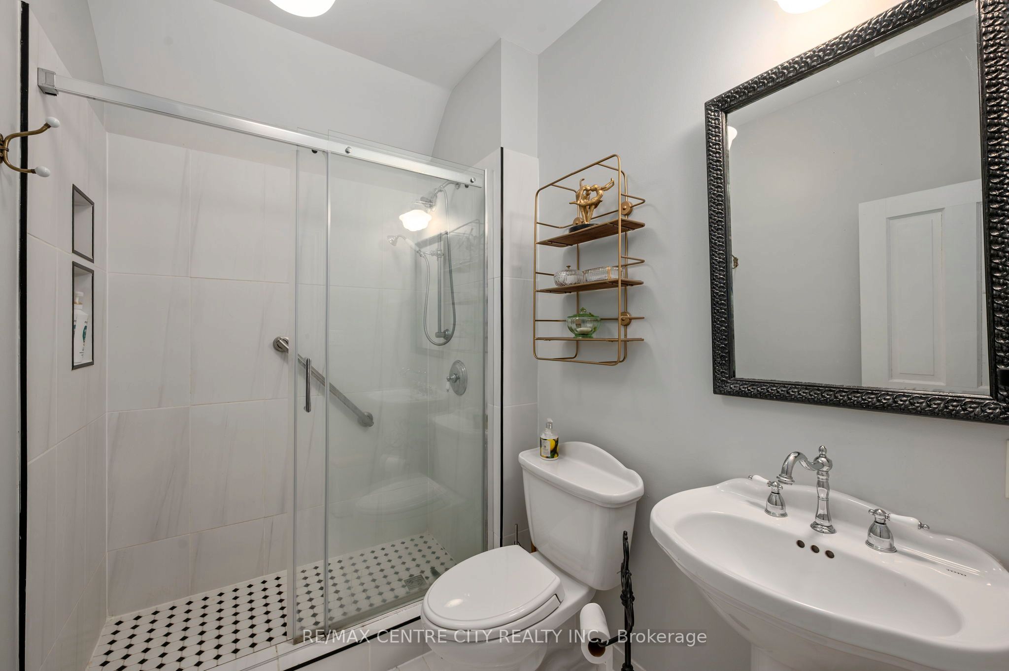 337 George Street Property Photo 25