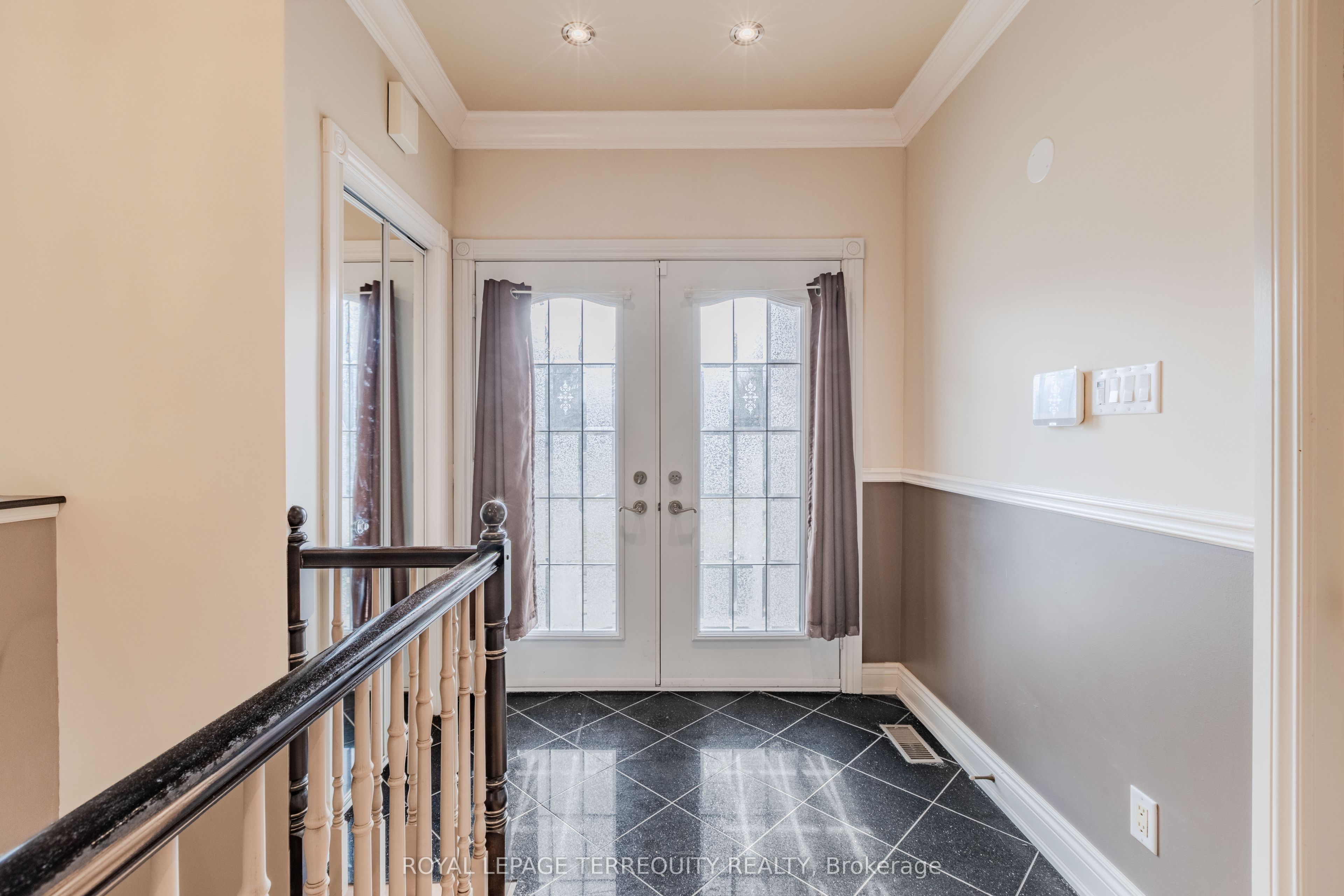 591 Du Parc Road Property Photo 3