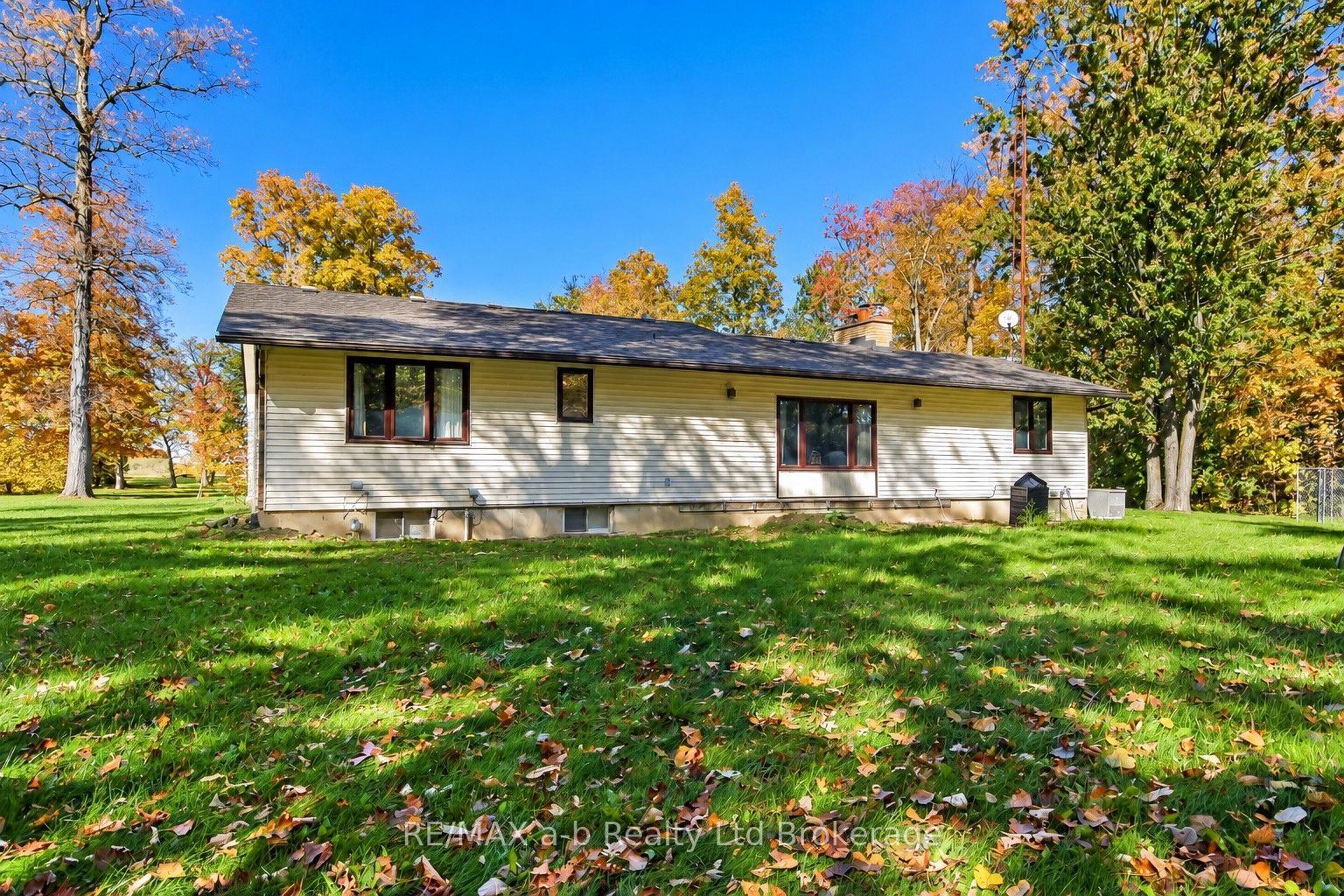 36067 Third Line Property Photo 4