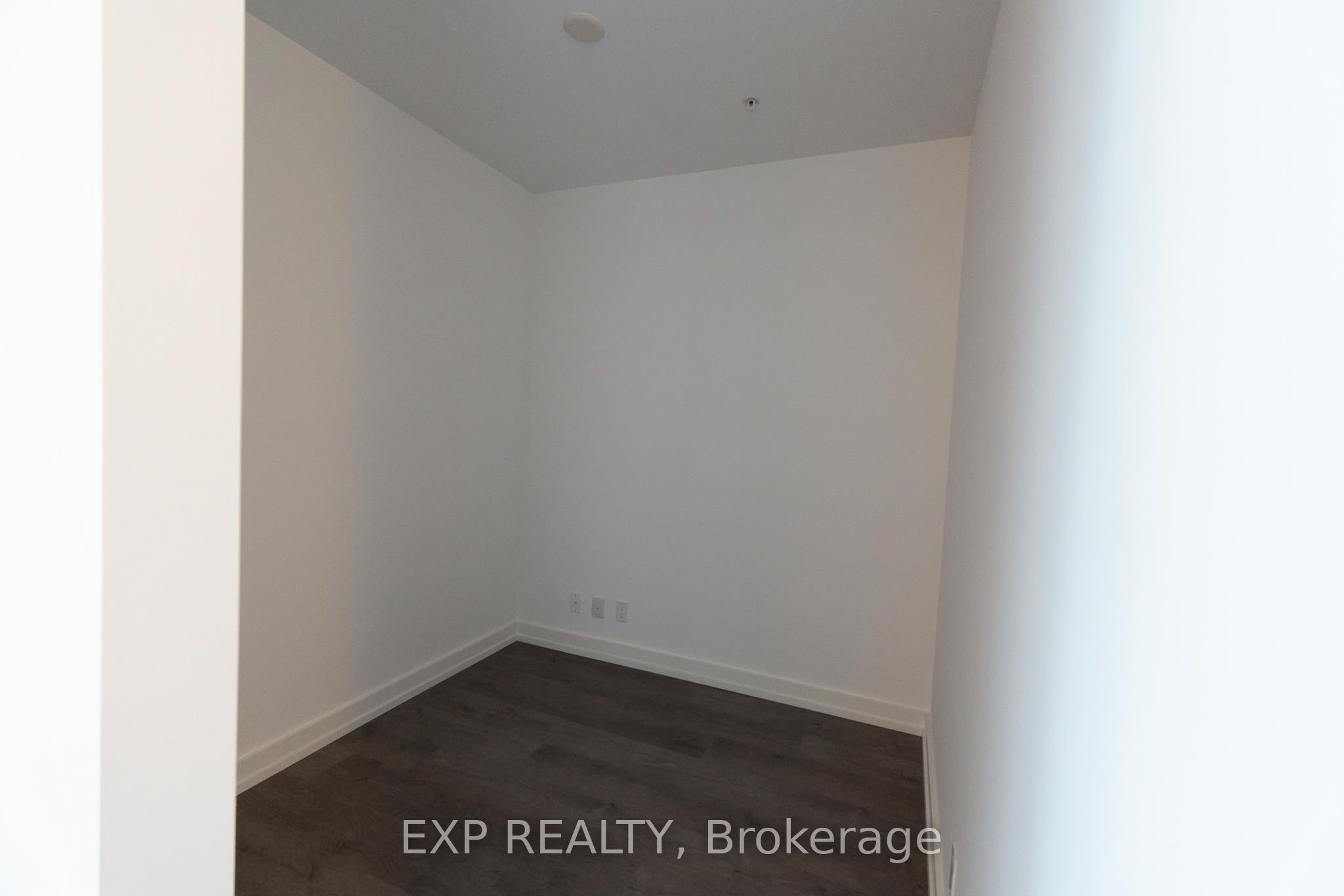 75 James Street S 1604 Property Photo 12