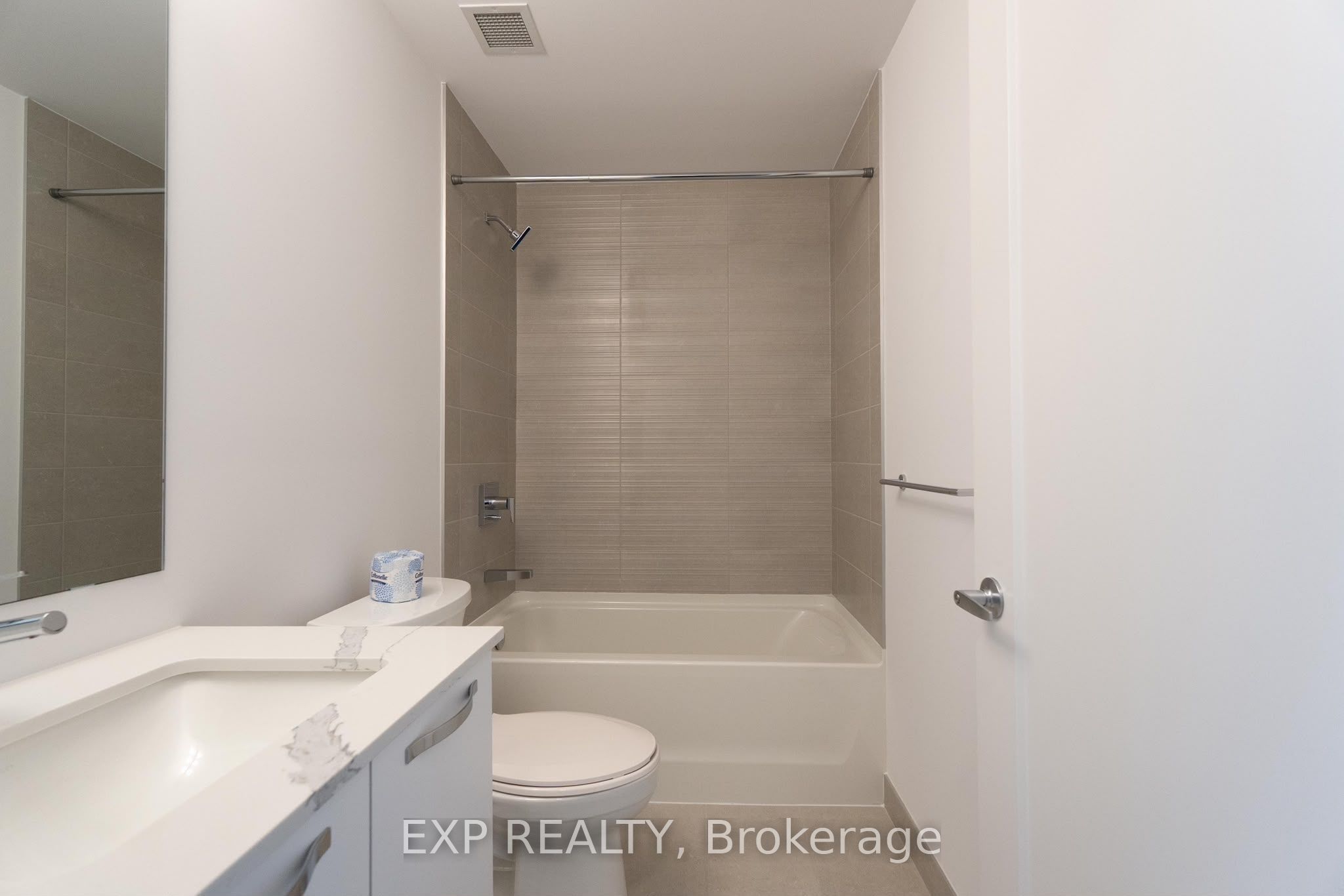 75 James Street S 1604 Property Photo 17