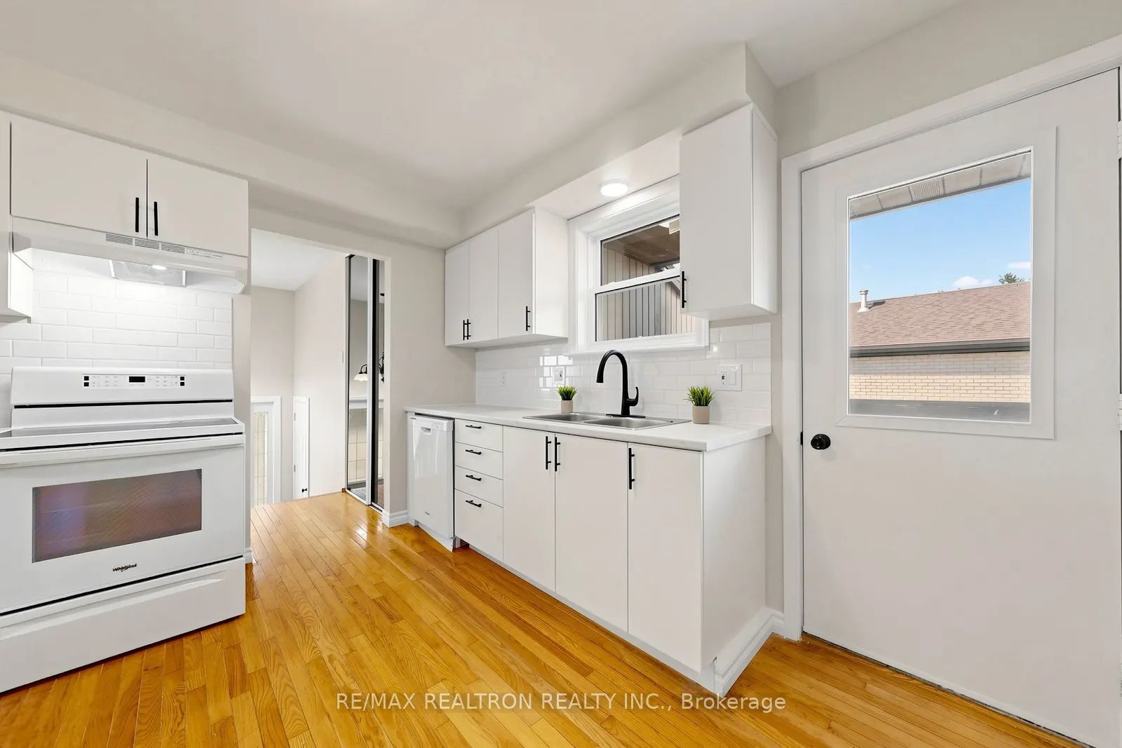 938 Whitefield Drive Property Photo 13