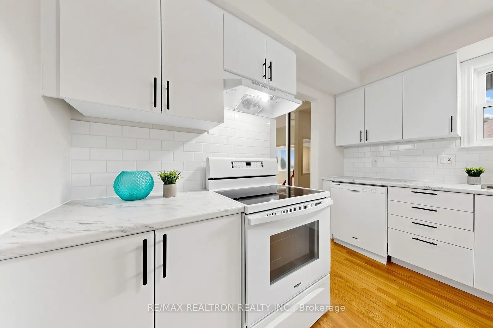 938 Whitefield Drive Property Photo 15