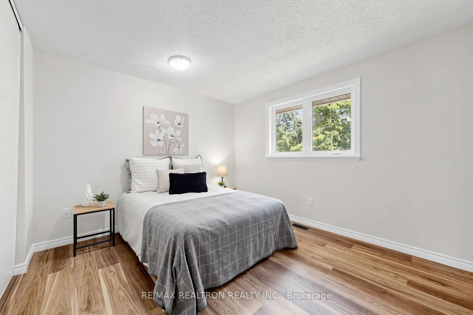 938 Whitefield Drive Property Photo 20