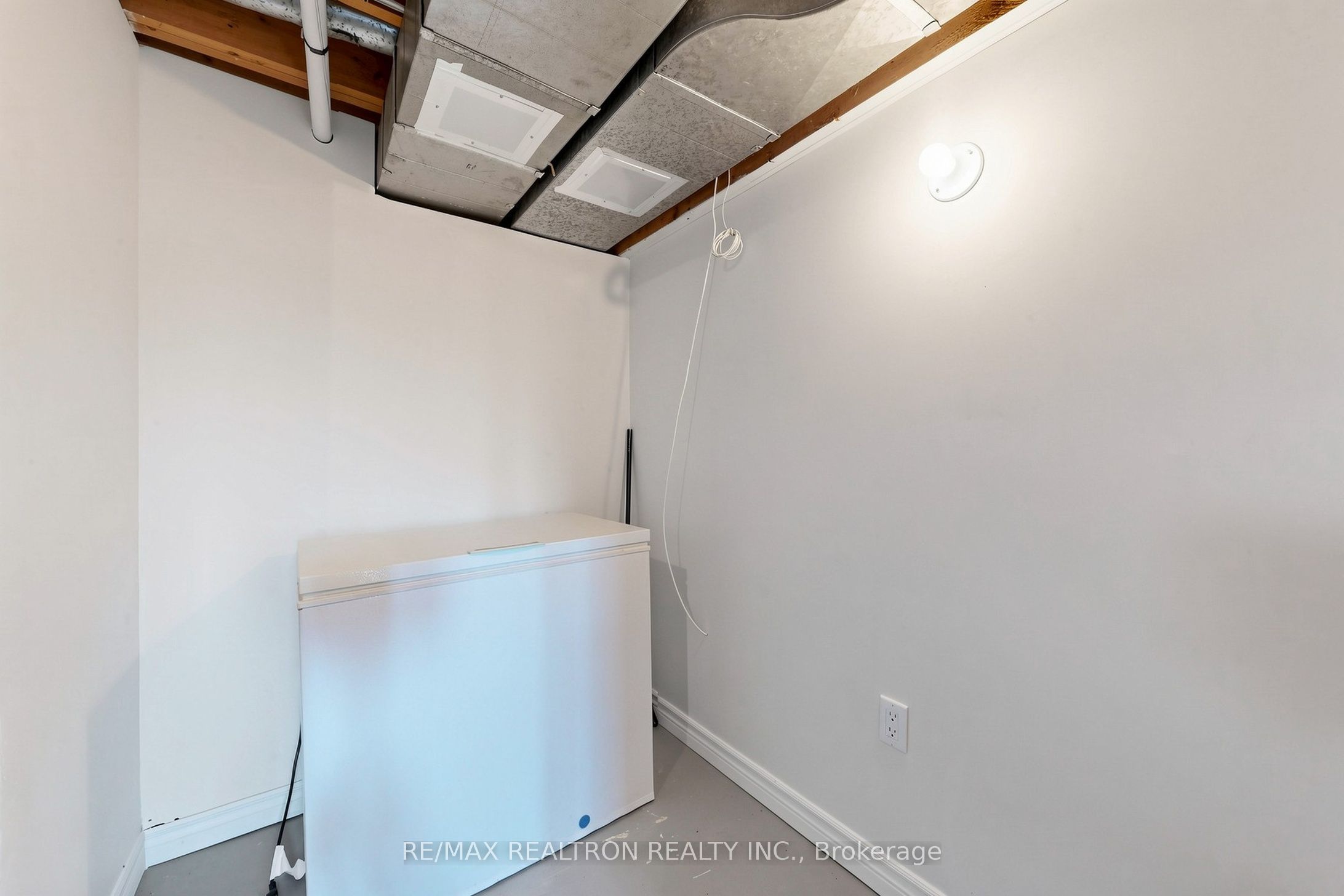 938 Whitefield Drive Property Photo 32