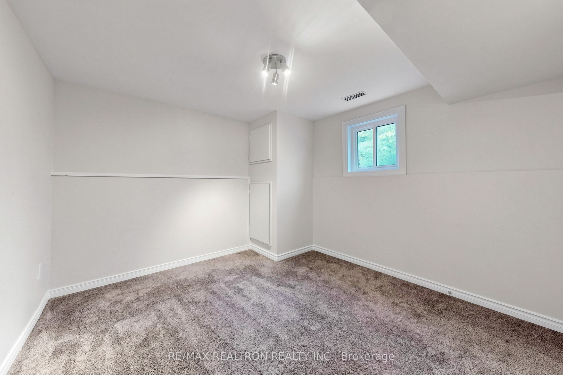 938 Whitefield Drive Property Photo 38